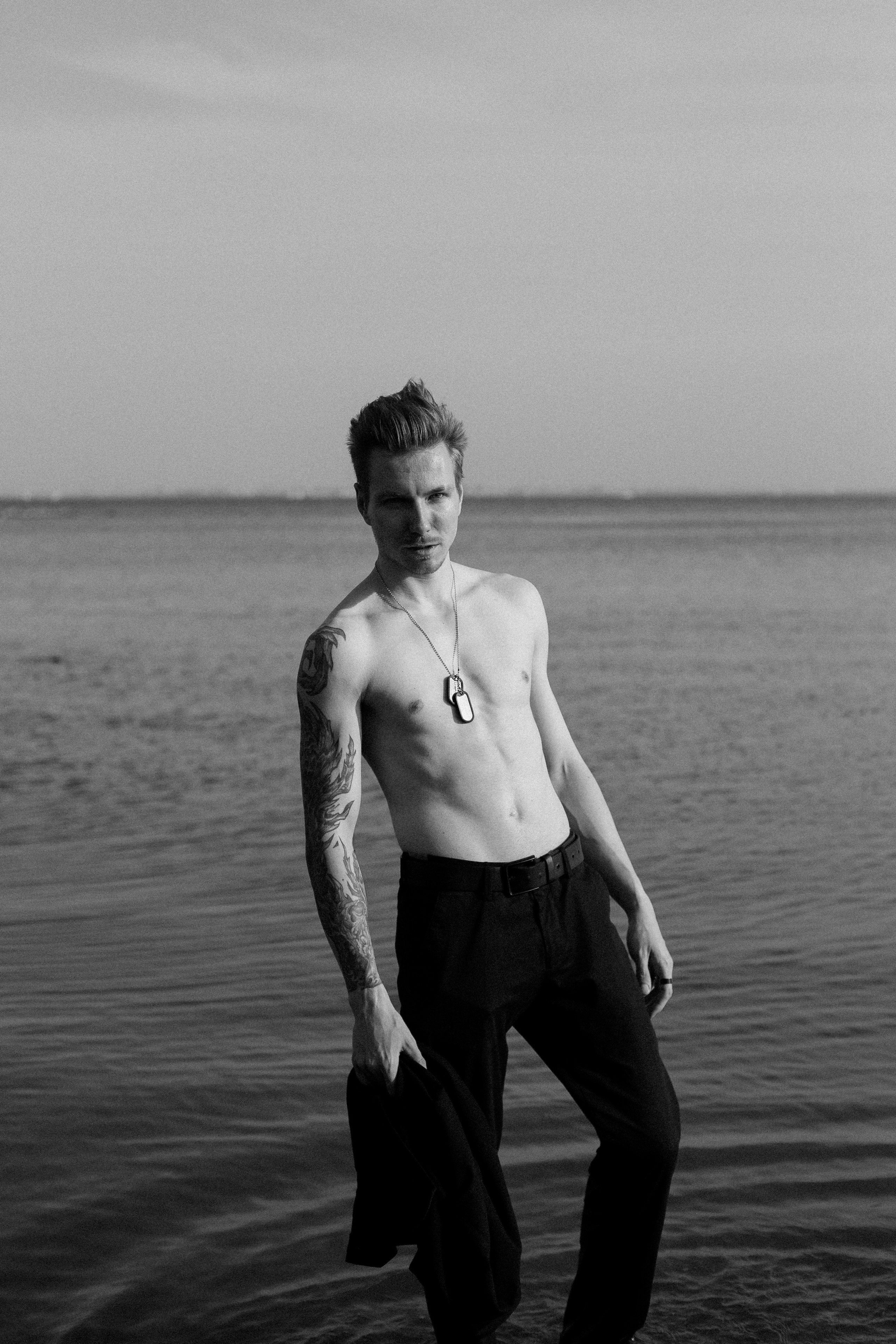 Inst: Md: @cptmarkizi Org: @divine_photoproject