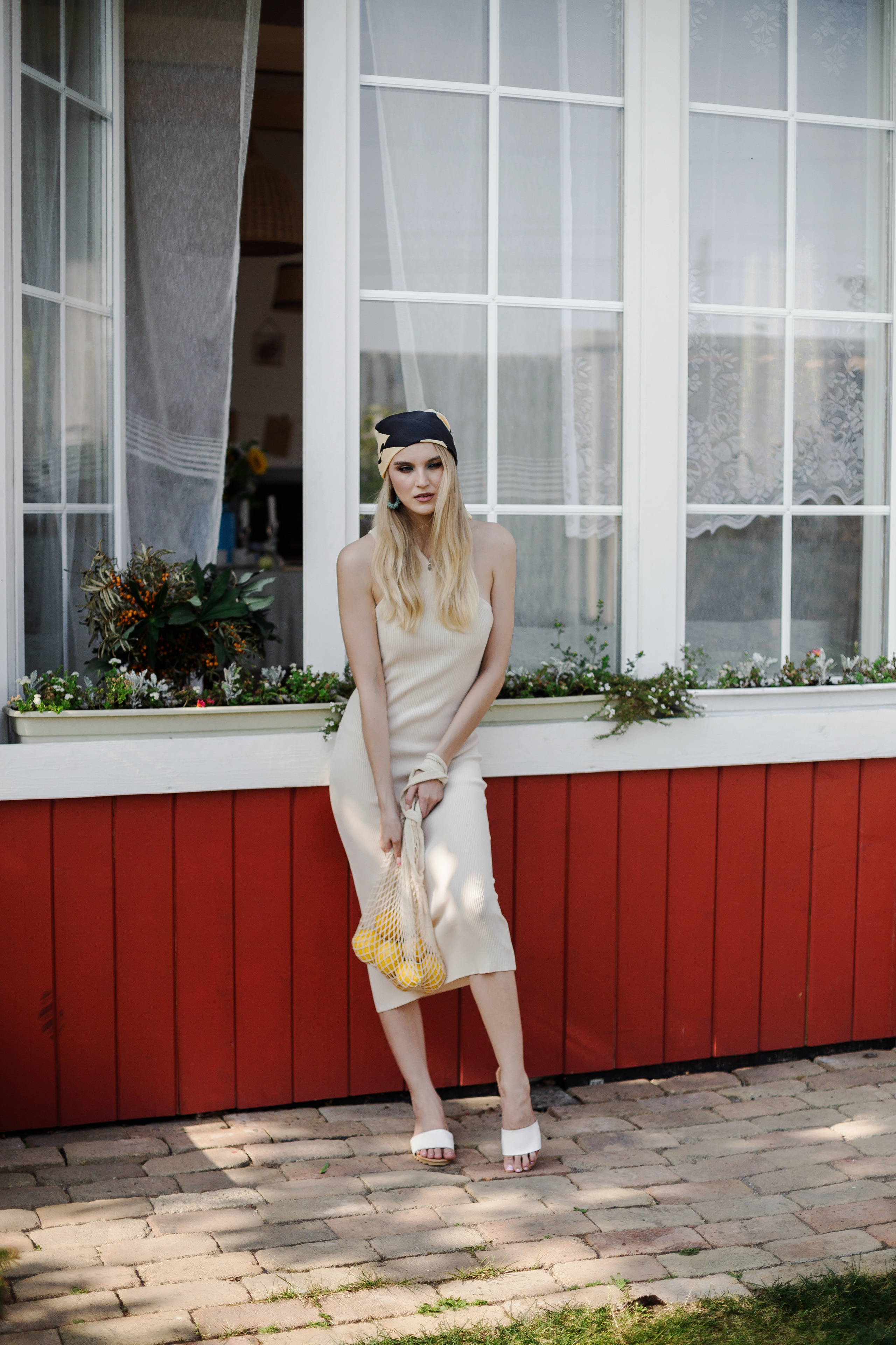 Inst: Md: @ellkomakup_ Mua: @ellkomakup_  Org: @creative_photoday Loc: @leonadacha