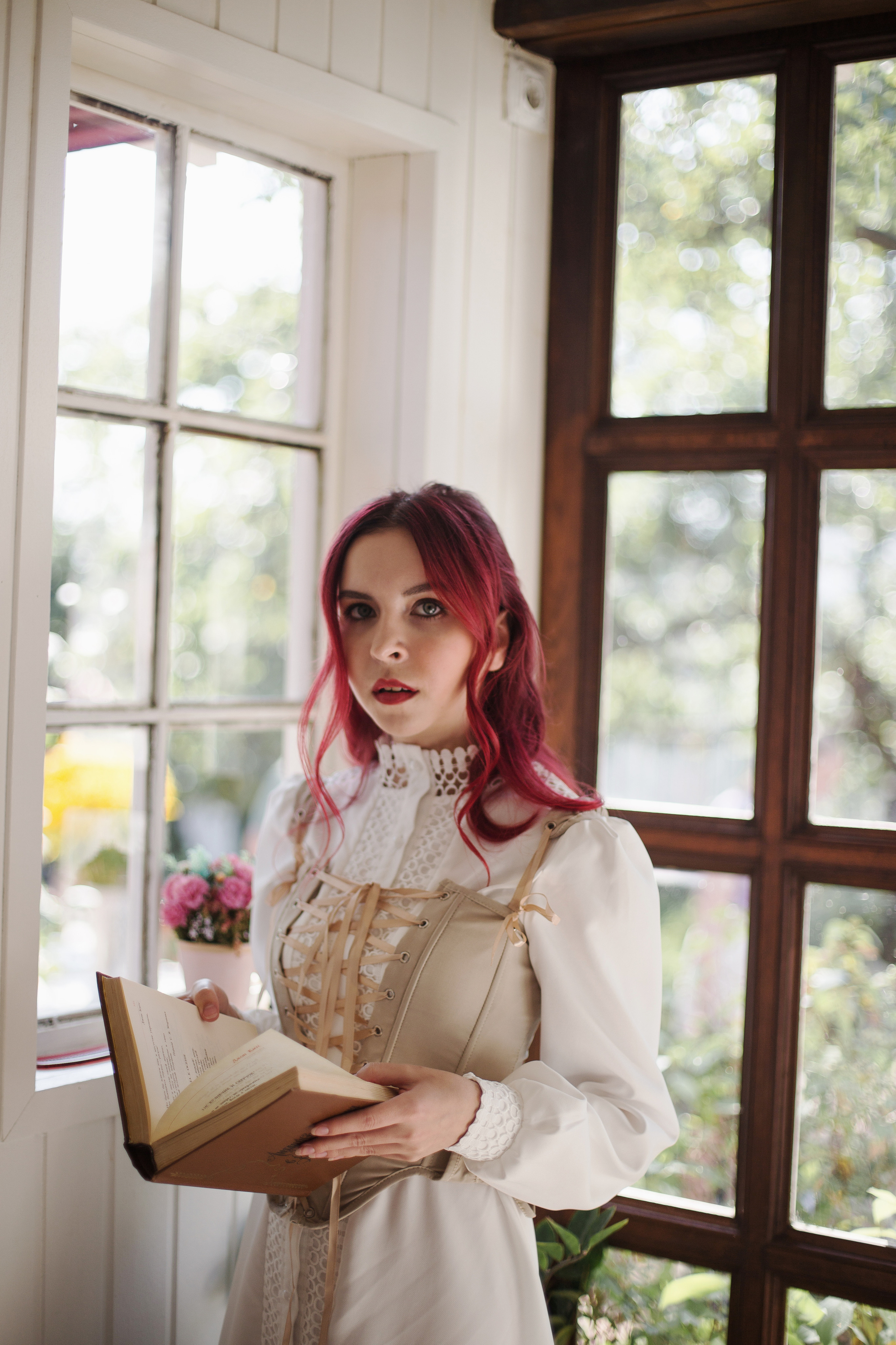 Inst: Md: @rom.viki Mua: @evgenia_makeuphair Org: @creative_photoday Loc: @leonadacha