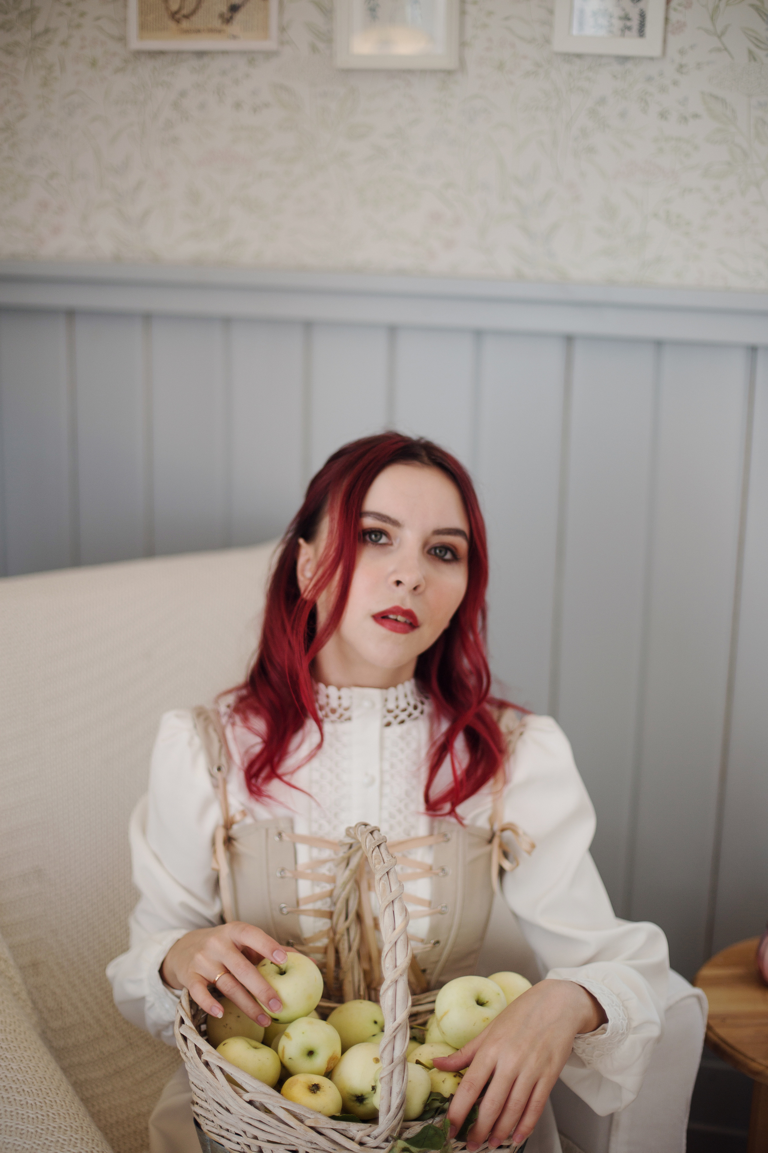 Inst: Md: @rom.viki Mua: @evgenia_makeuphair Org: @creative_photoday Loc: @leonadacha