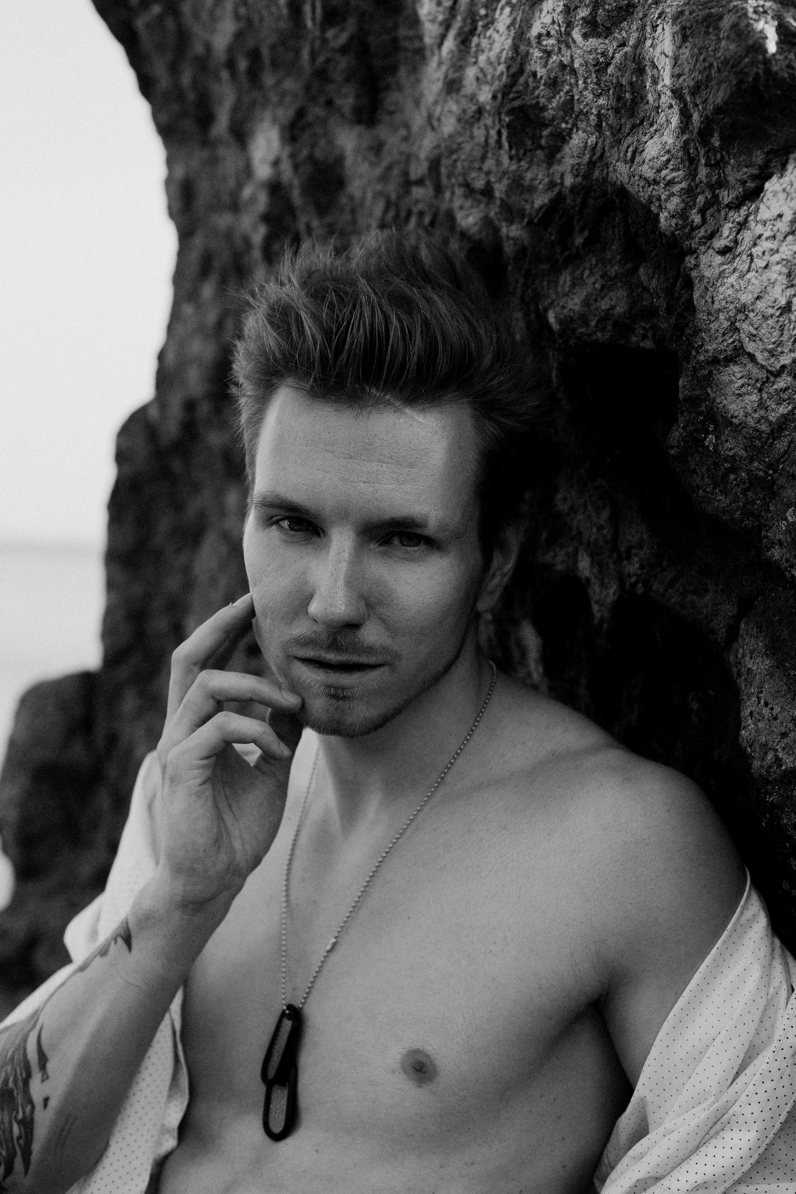 Inst: Md: @cptmarkizi Org: @divine_photoproject