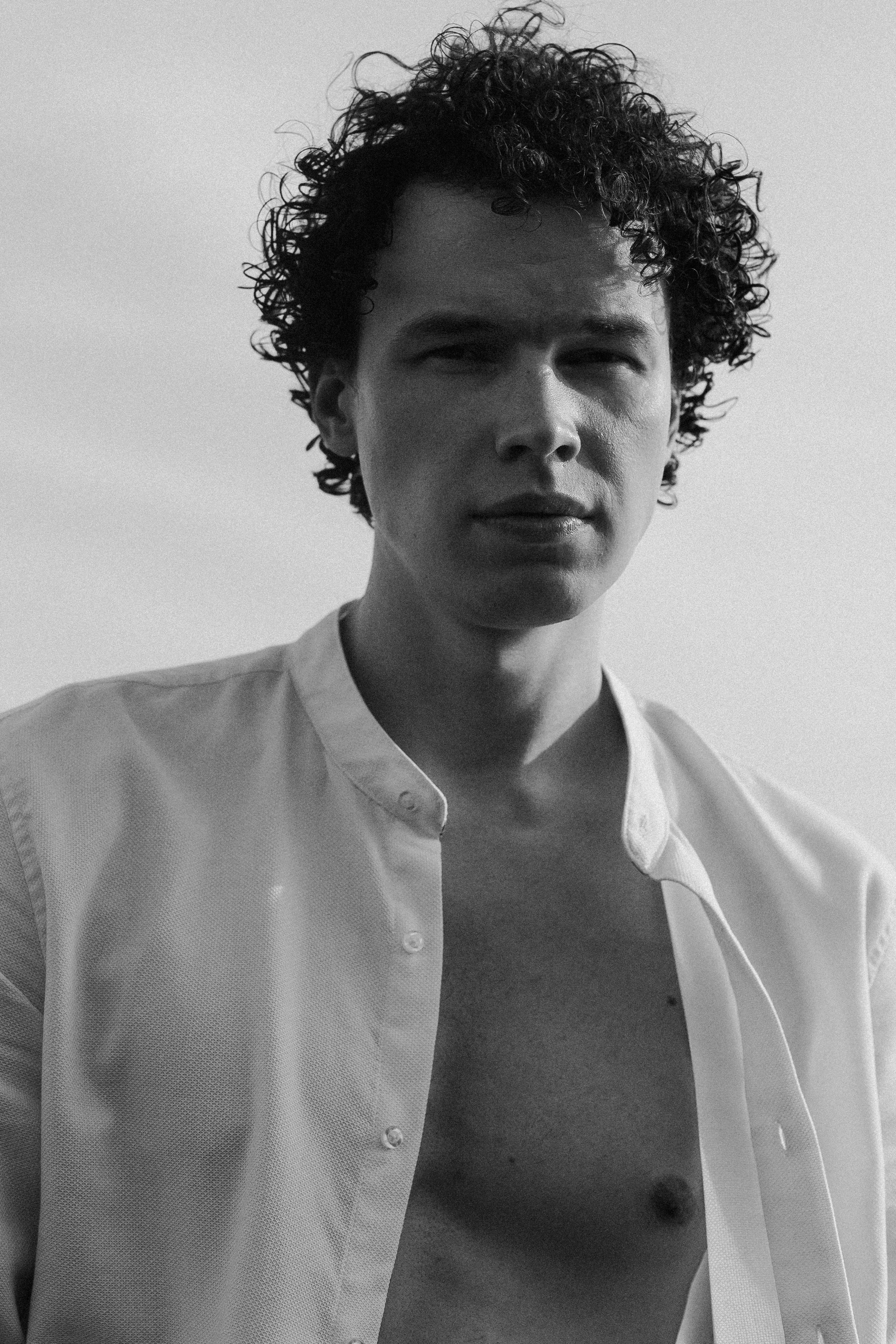 Inst: Md: @uqvivalento Org: @divine_photoproject