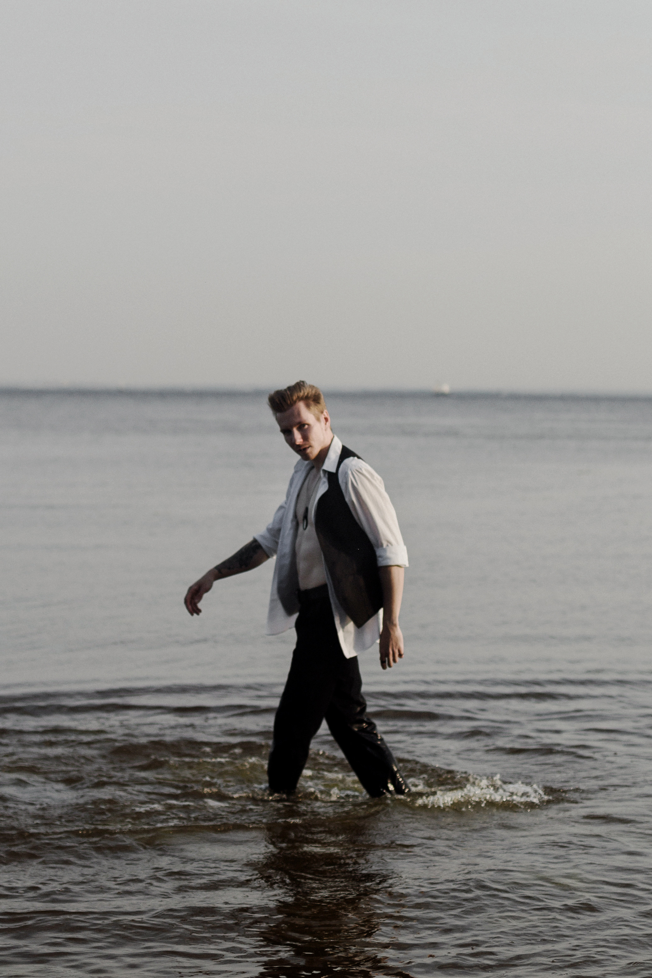 Inst: Md: @cptmarkizi Org: @divine_photoproject