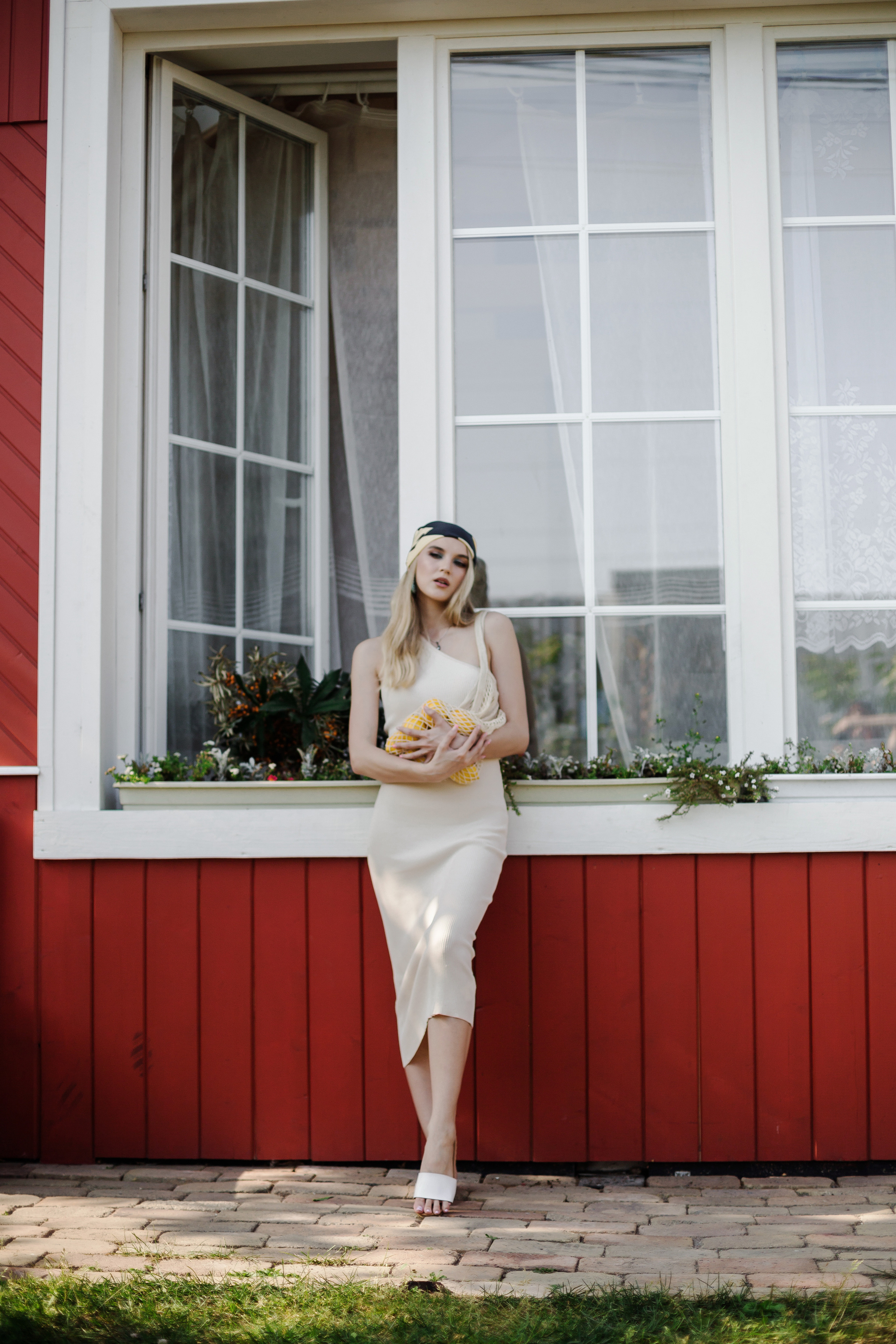 Inst: Md: @ellkomakup_ Mua: @ellkomakup_  Org: @creative_photoday Loc: @leonadacha