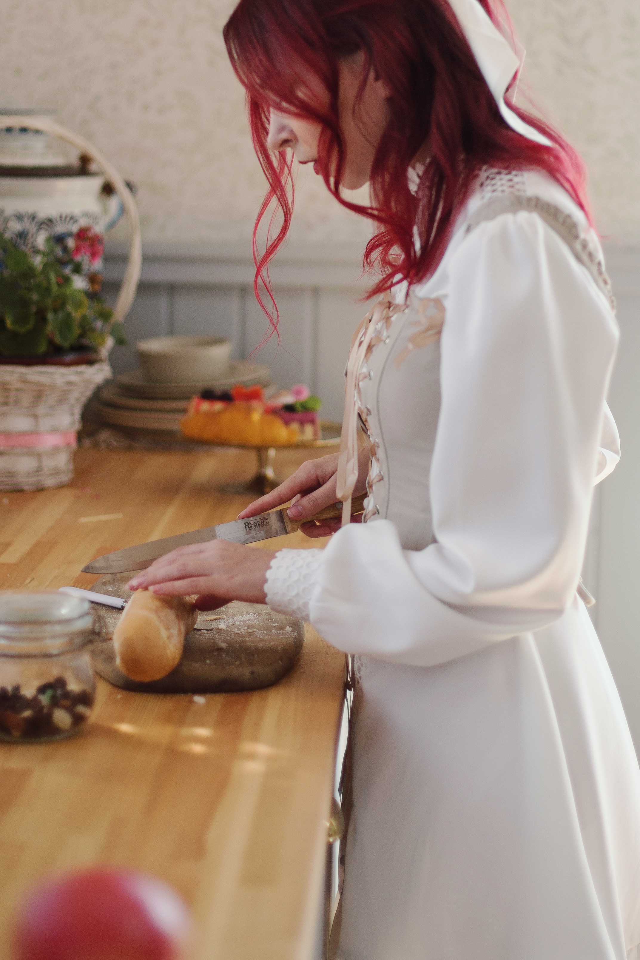 Inst: Md: @rom.viki Mua: @evgenia_makeuphair Org: @creative_photoday Loc: @leonadacha