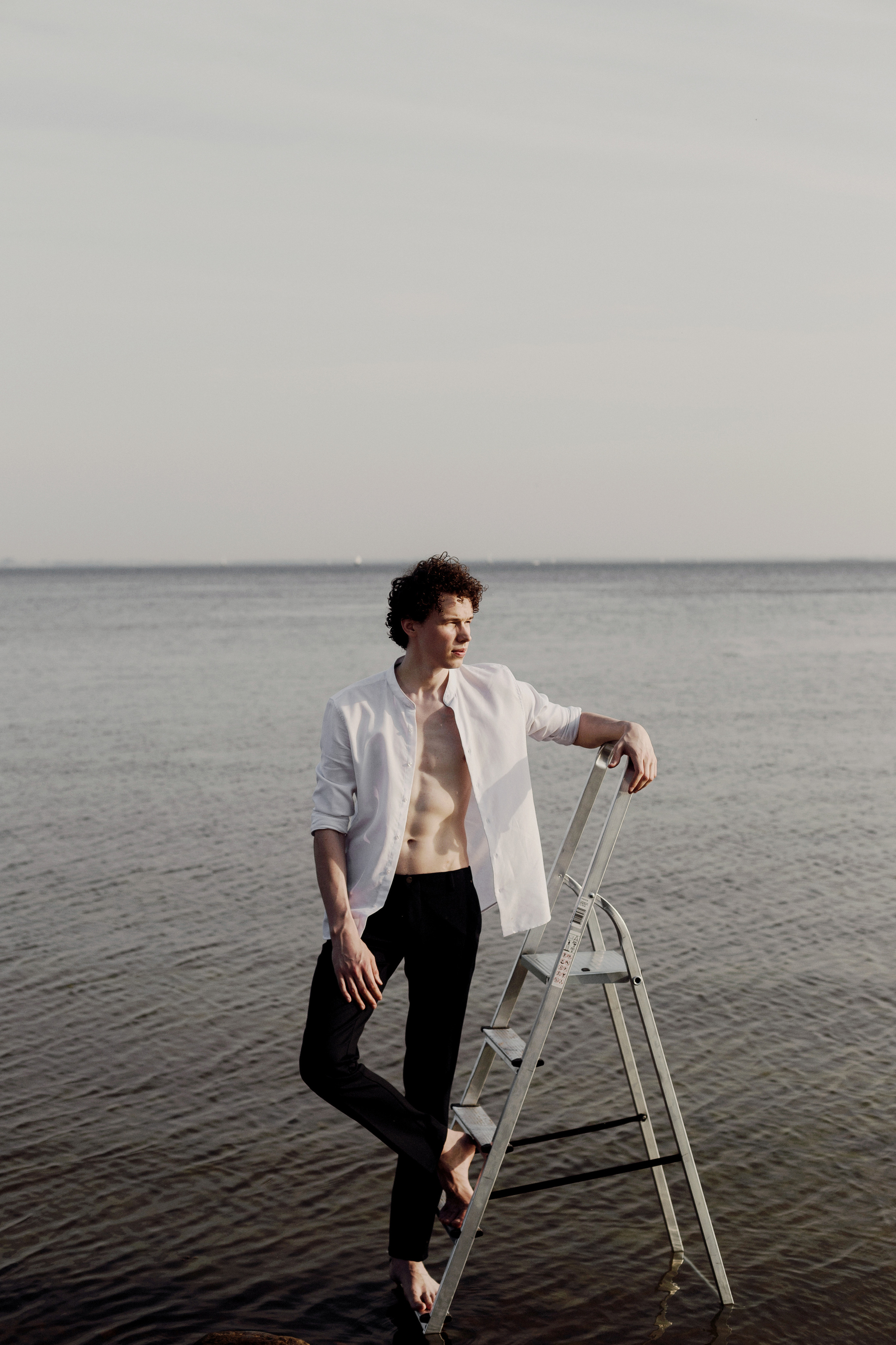 Inst: Md: @uqvivalento Org: @divine_photoproject