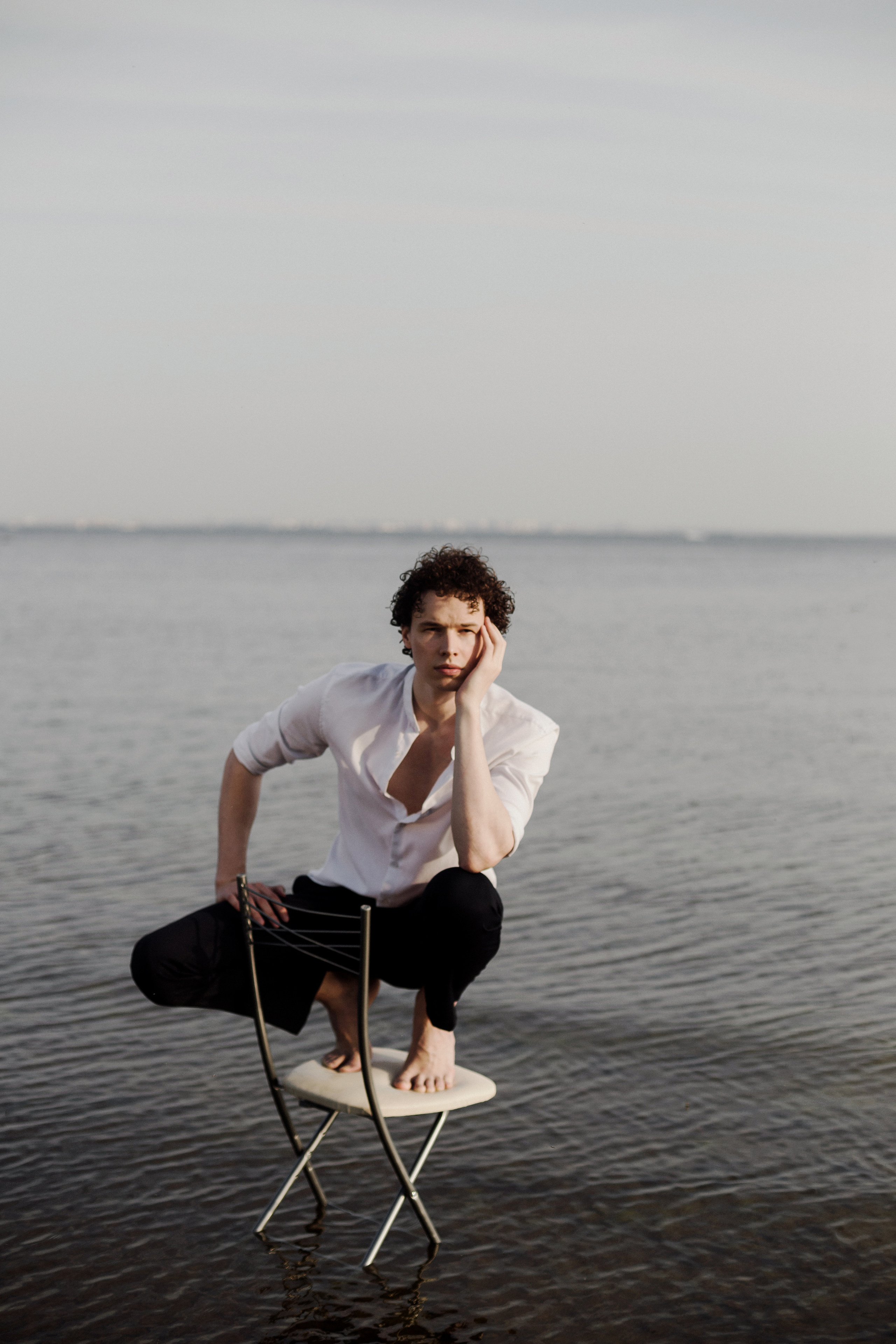 Inst: Md: @uqvivalento Org: @divine_photoproject