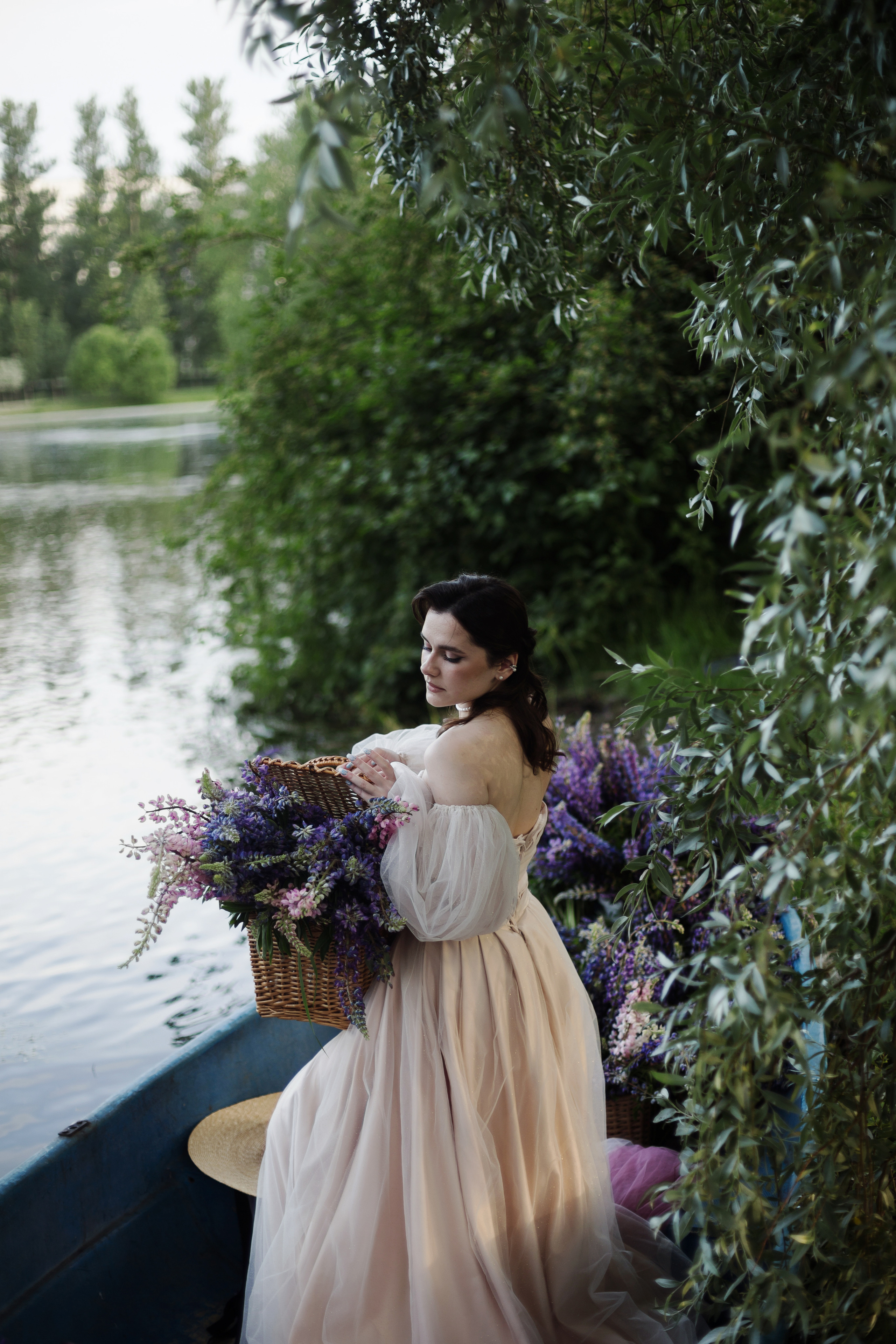 Inst: Md: @aldruuuz Mua: @kuklius_muah Dress: @studio_of_dresses Org: @creative_photoday Loc: @evgeniya_pyatnitskaya