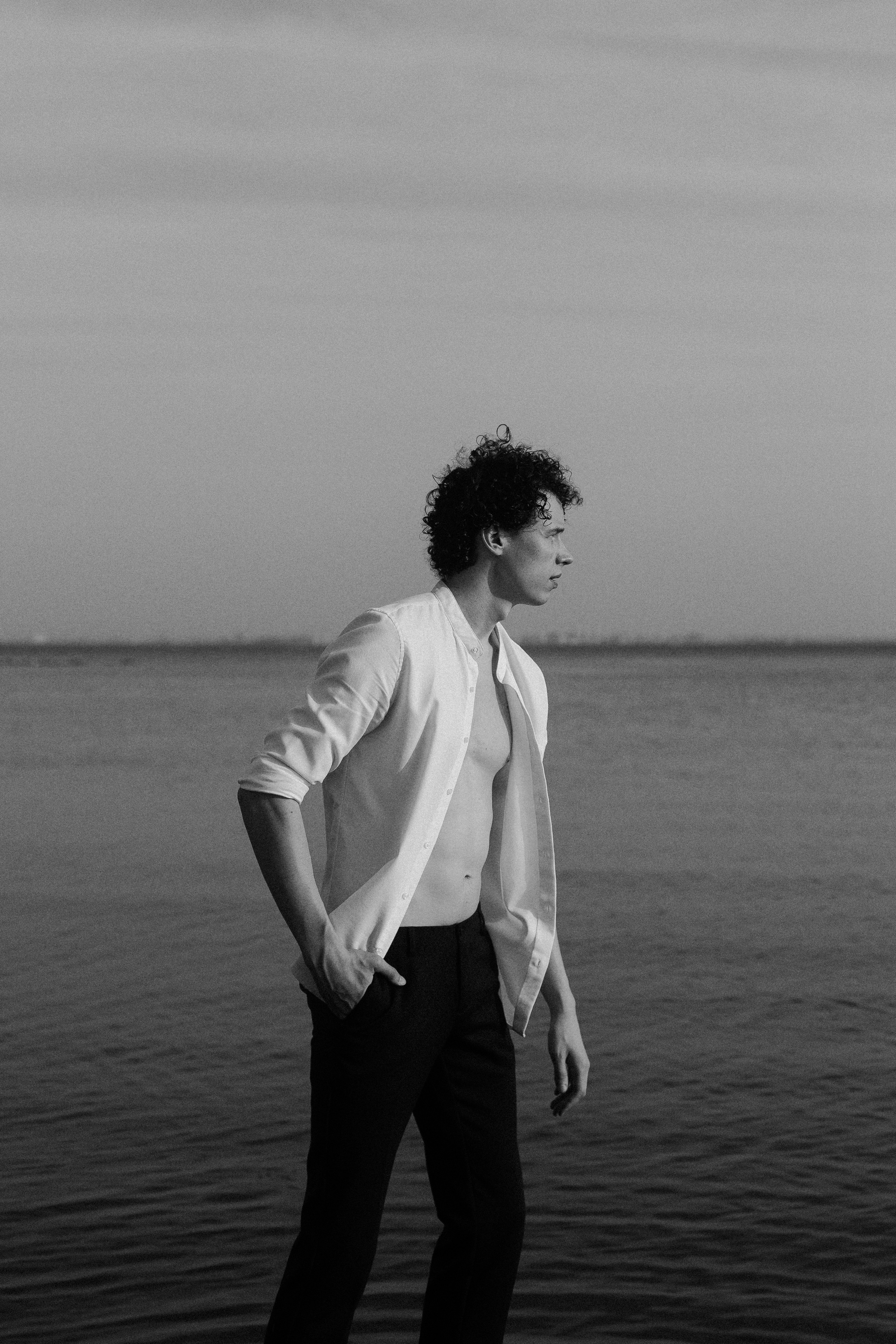 Inst: Md: @uqvivalento Org: @divine_photoproject