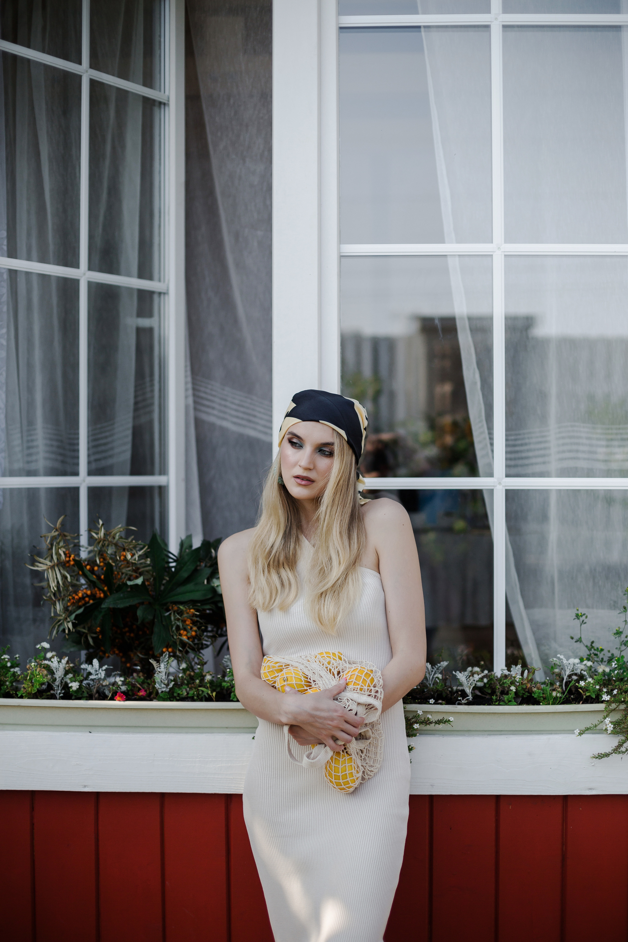 Inst: Md: @ellkomakup_ Mua: @ellkomakup_  Org: @creative_photoday Loc: @leonadacha