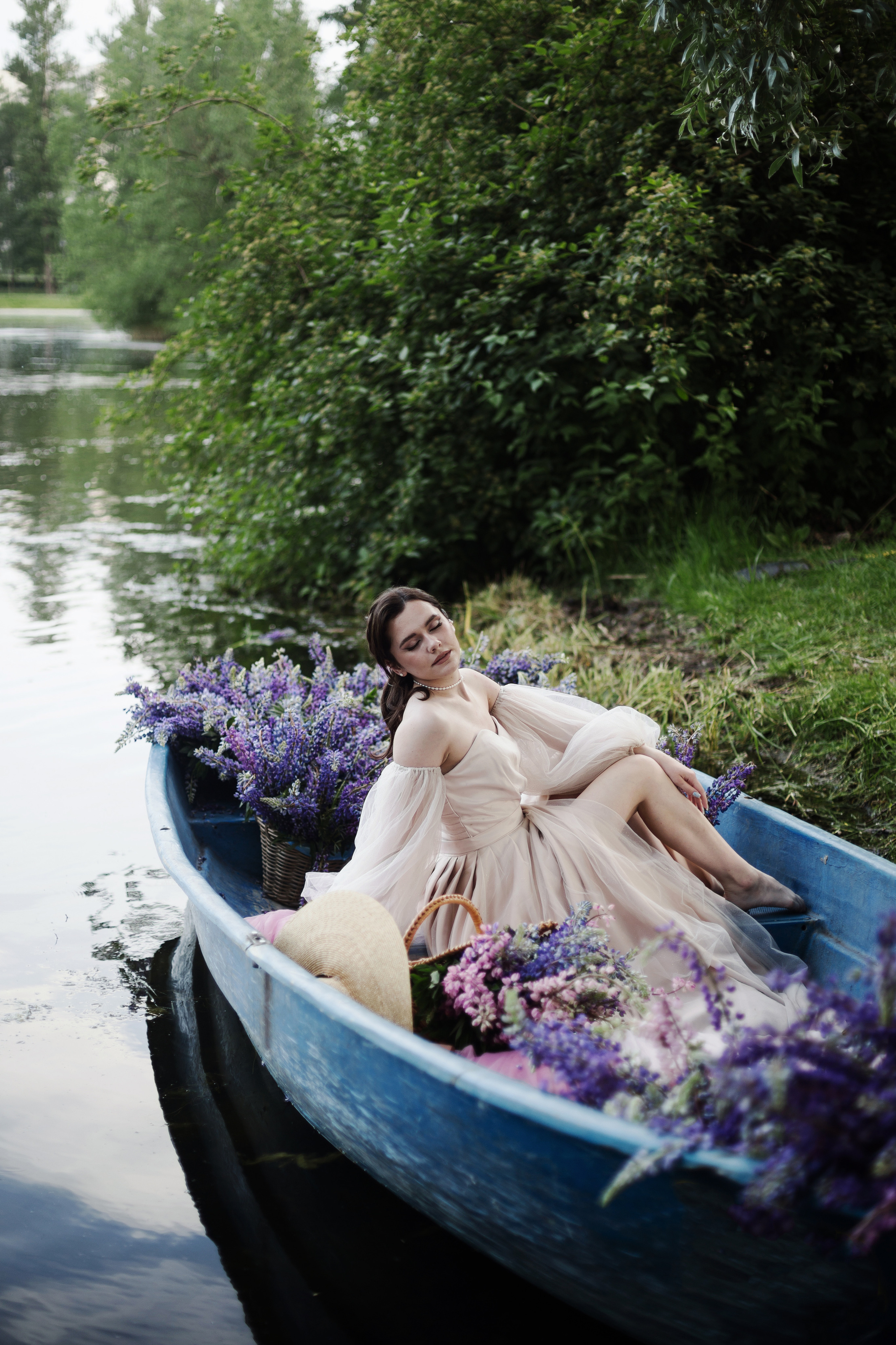 Inst: Md: @aldruuuz Mua: @kuklius_muah Dress: @studio_of_dresses Org: @creative_photoday Loc: @evgeniya_pyatnitskaya