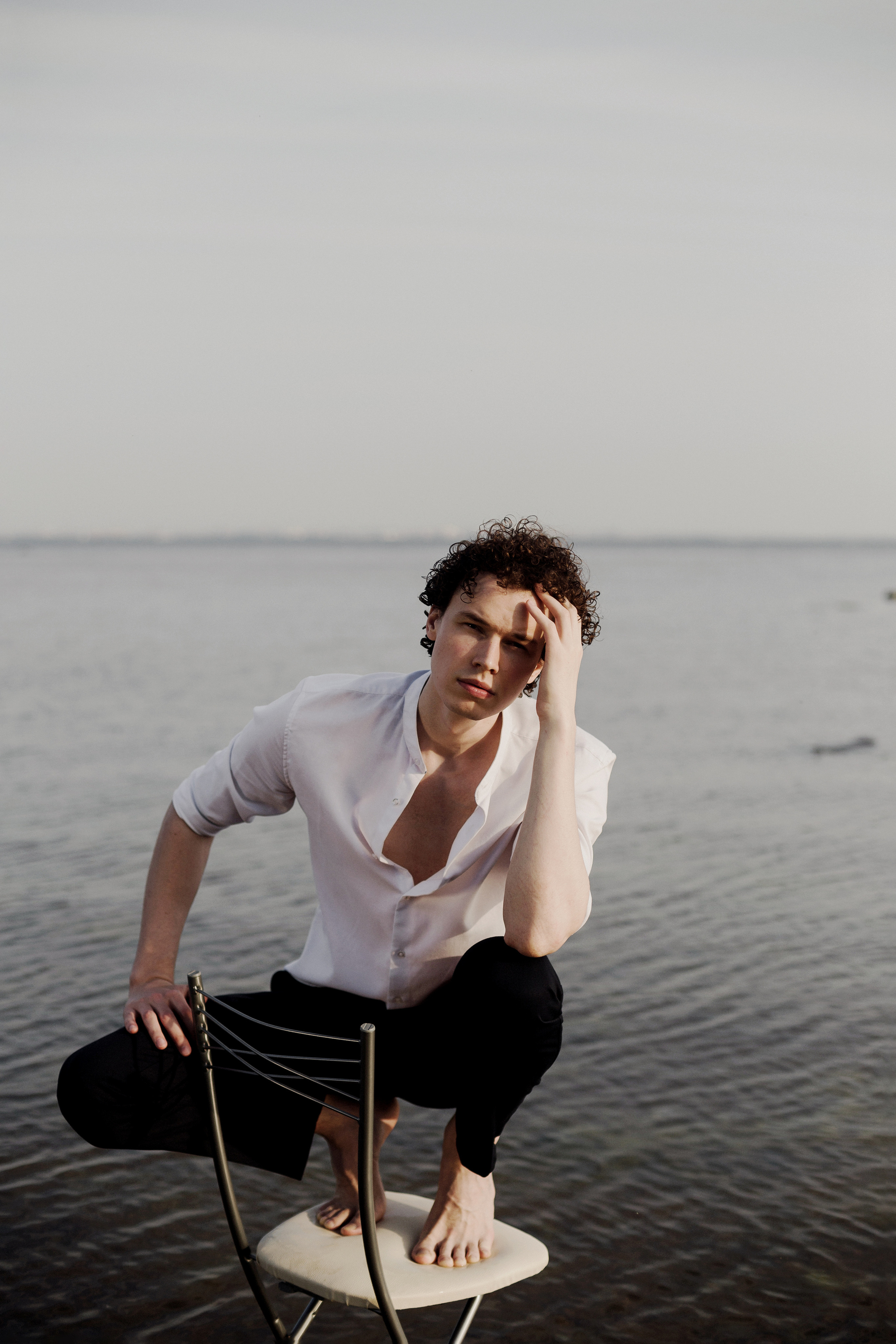 Inst: Md: @uqvivalento Org: @divine_photoproject