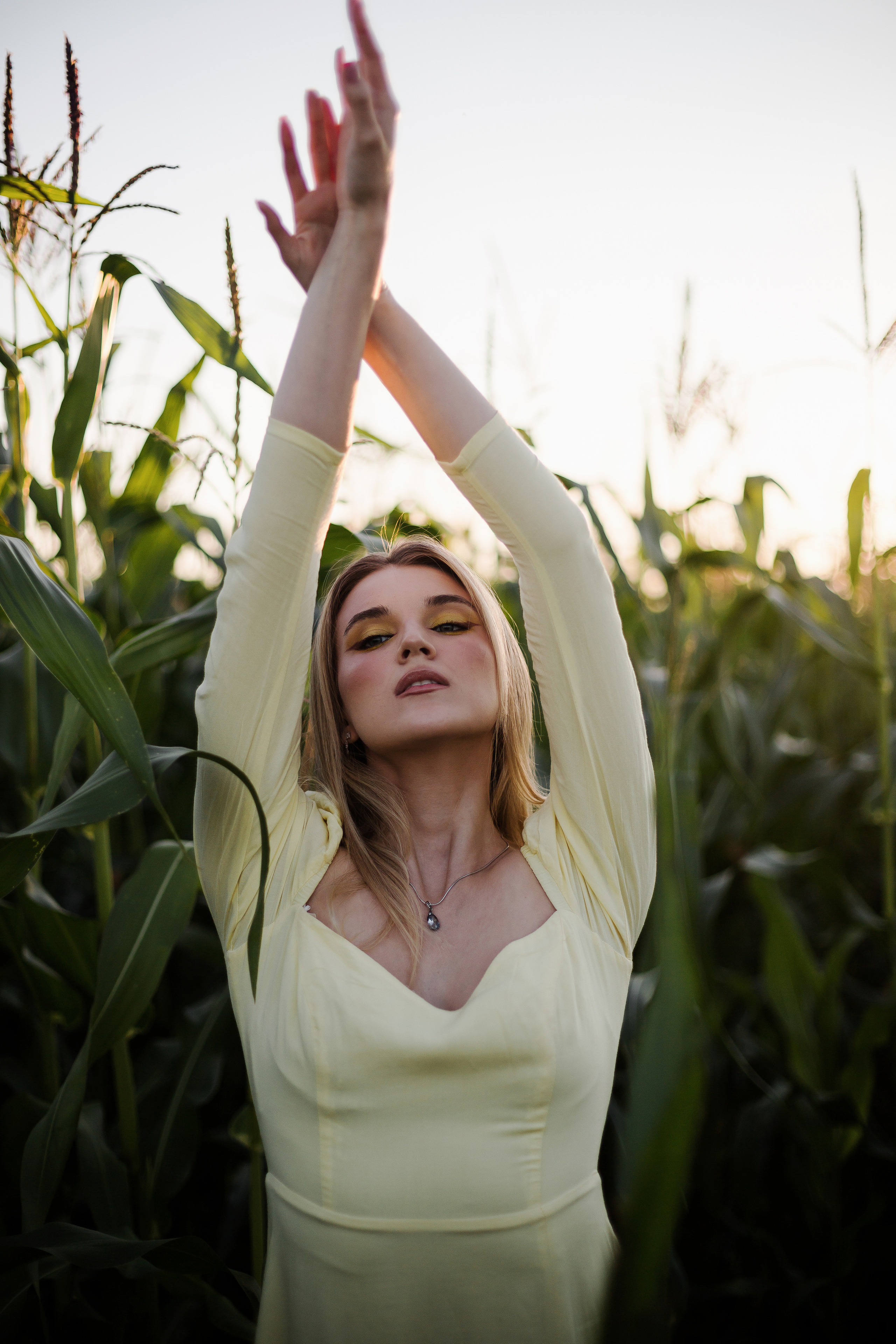 Inst: Md: @ellkomakup_ Mua: @ellkomakup_  Org: @creative_photoday