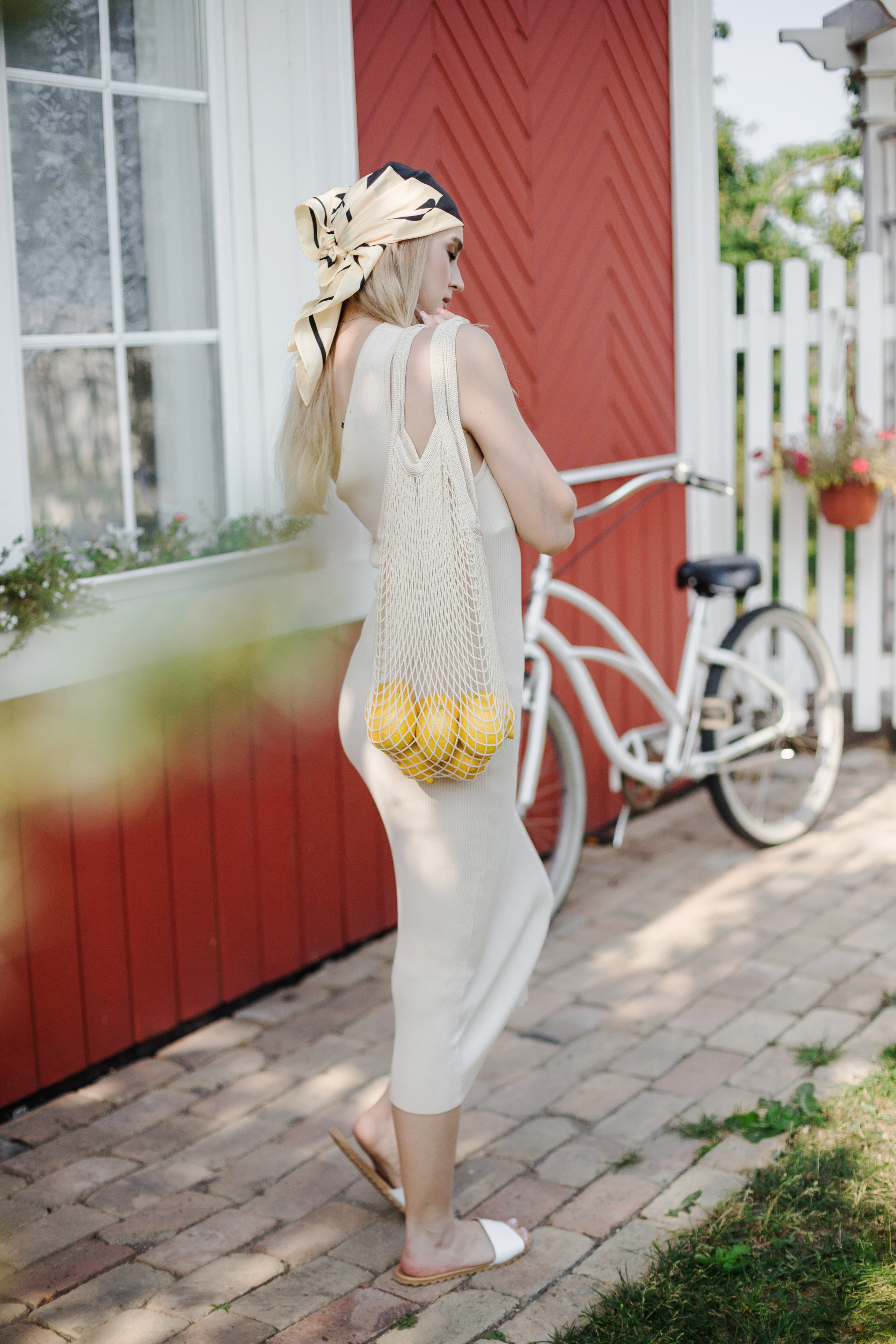 Inst: Md: @ellkomakup_ Mua: @ellkomakup_  Org: @creative_photoday Loc: @leonadacha