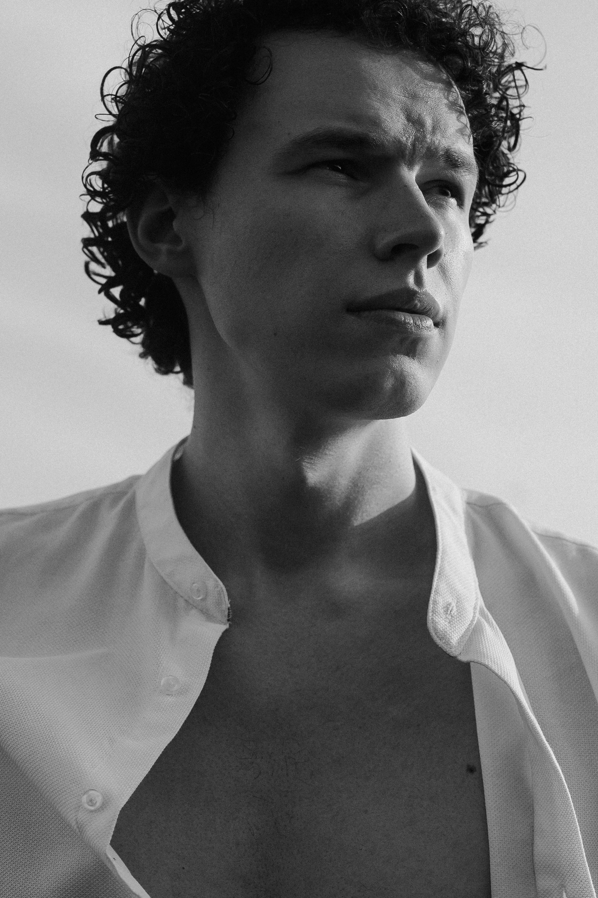 Inst: Md: @uqvivalento Org: @divine_photoproject