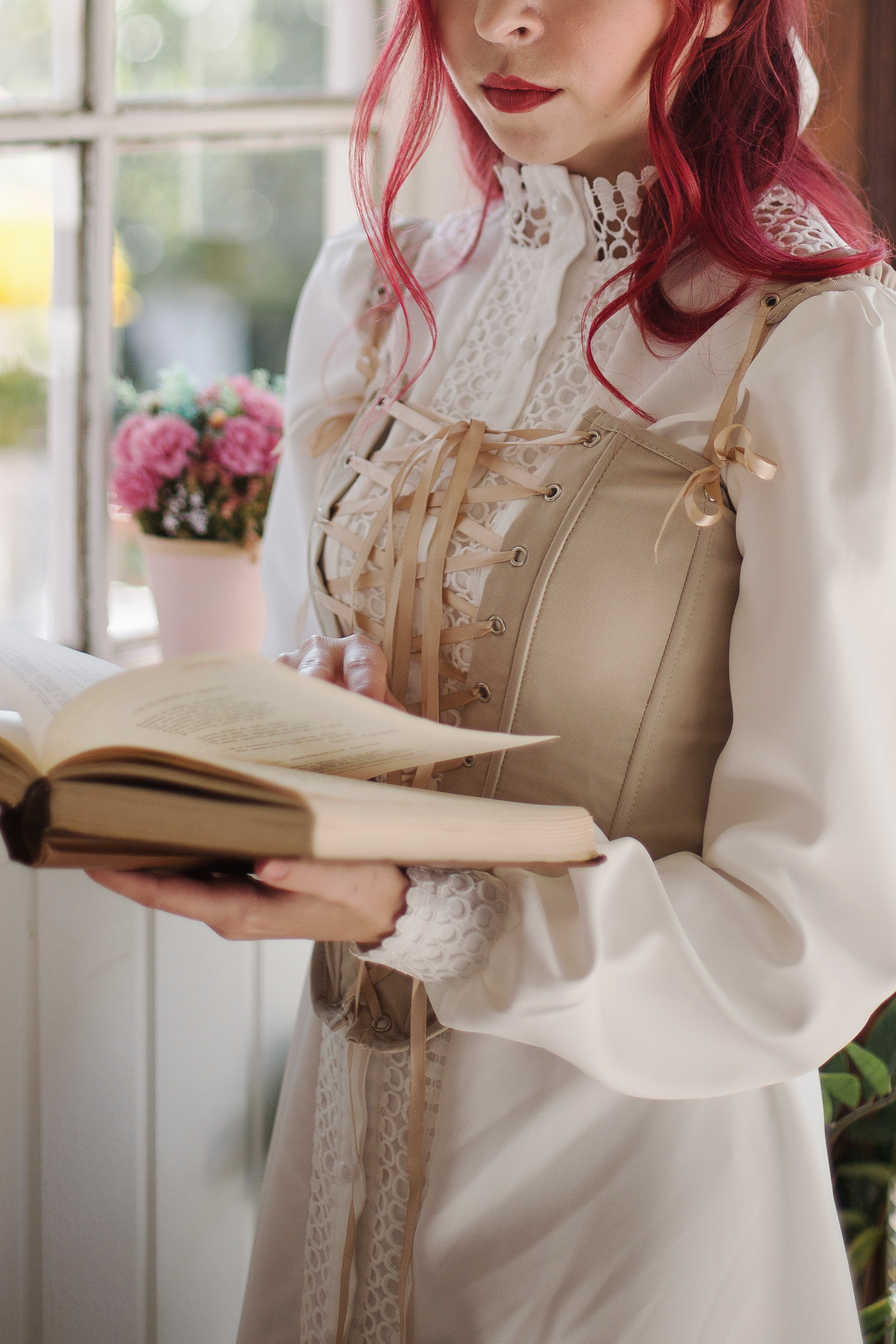 Inst: Md: @rom.viki Mua: @evgenia_makeuphair Org: @creative_photoday Loc: @leonadacha