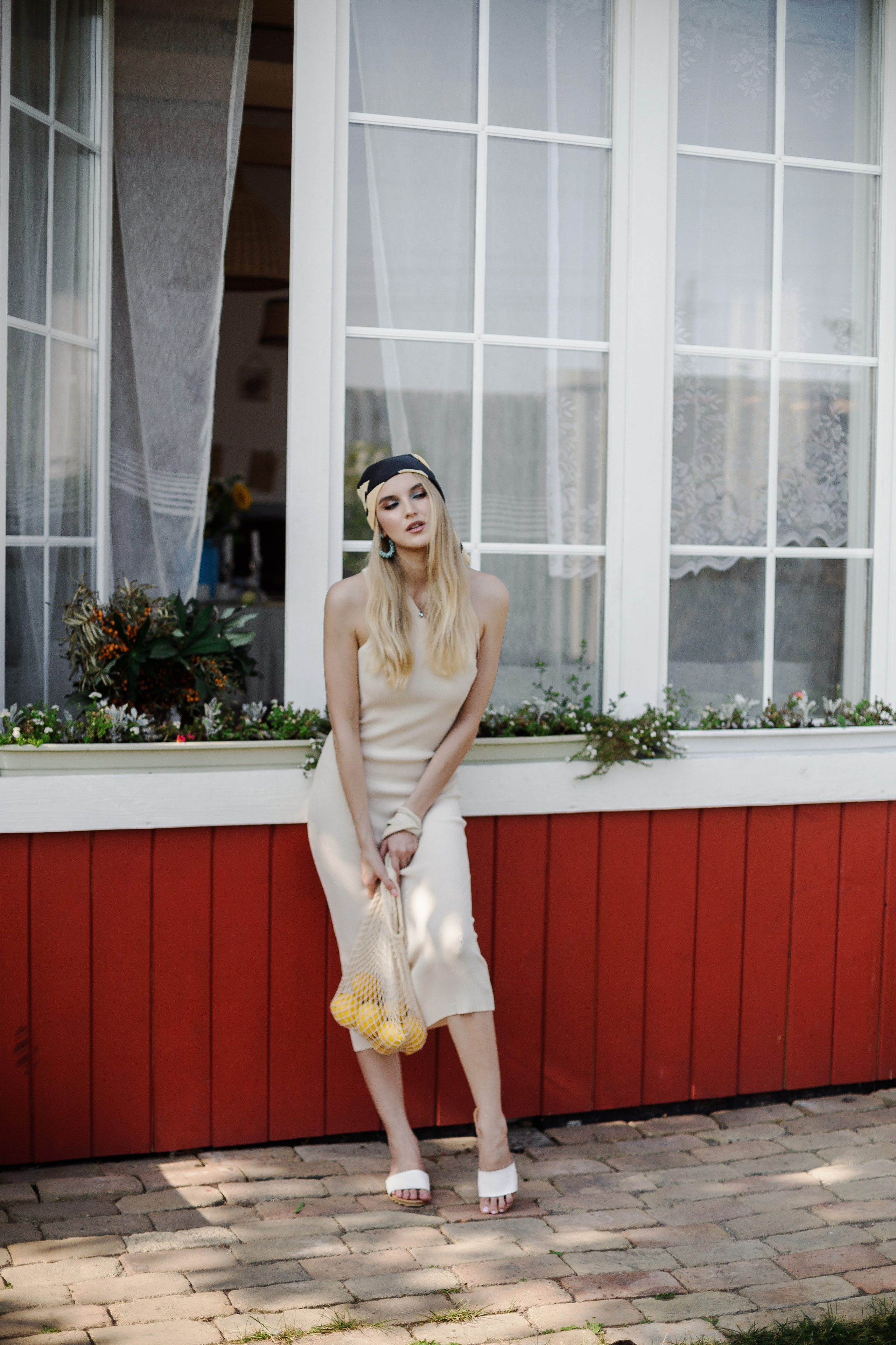 Inst: Md: @ellkomakup_ Mua: @ellkomakup_  Org: @creative_photoday Loc: @leonadacha