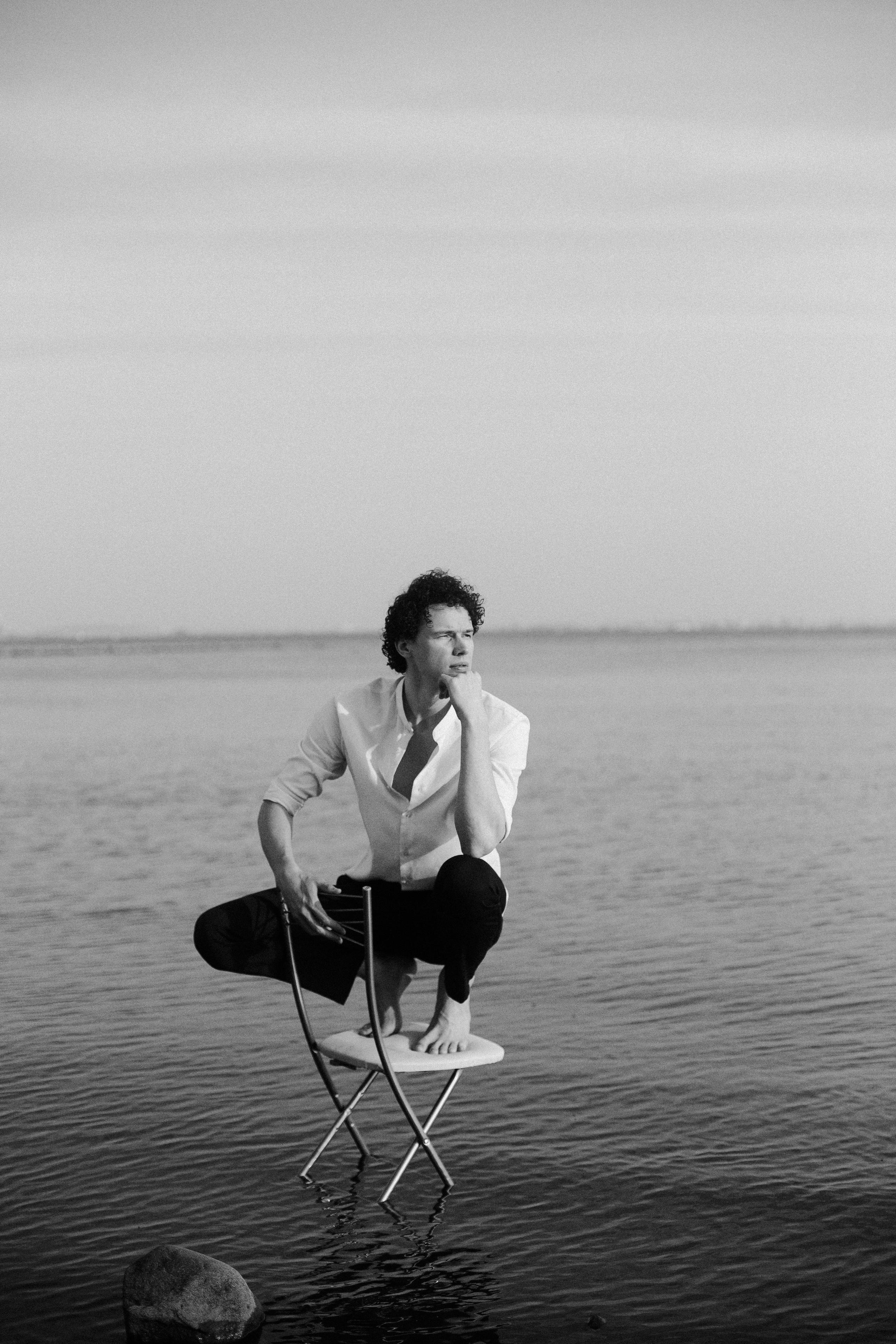 Inst: Md: @uqvivalento Org: @divine_photoproject