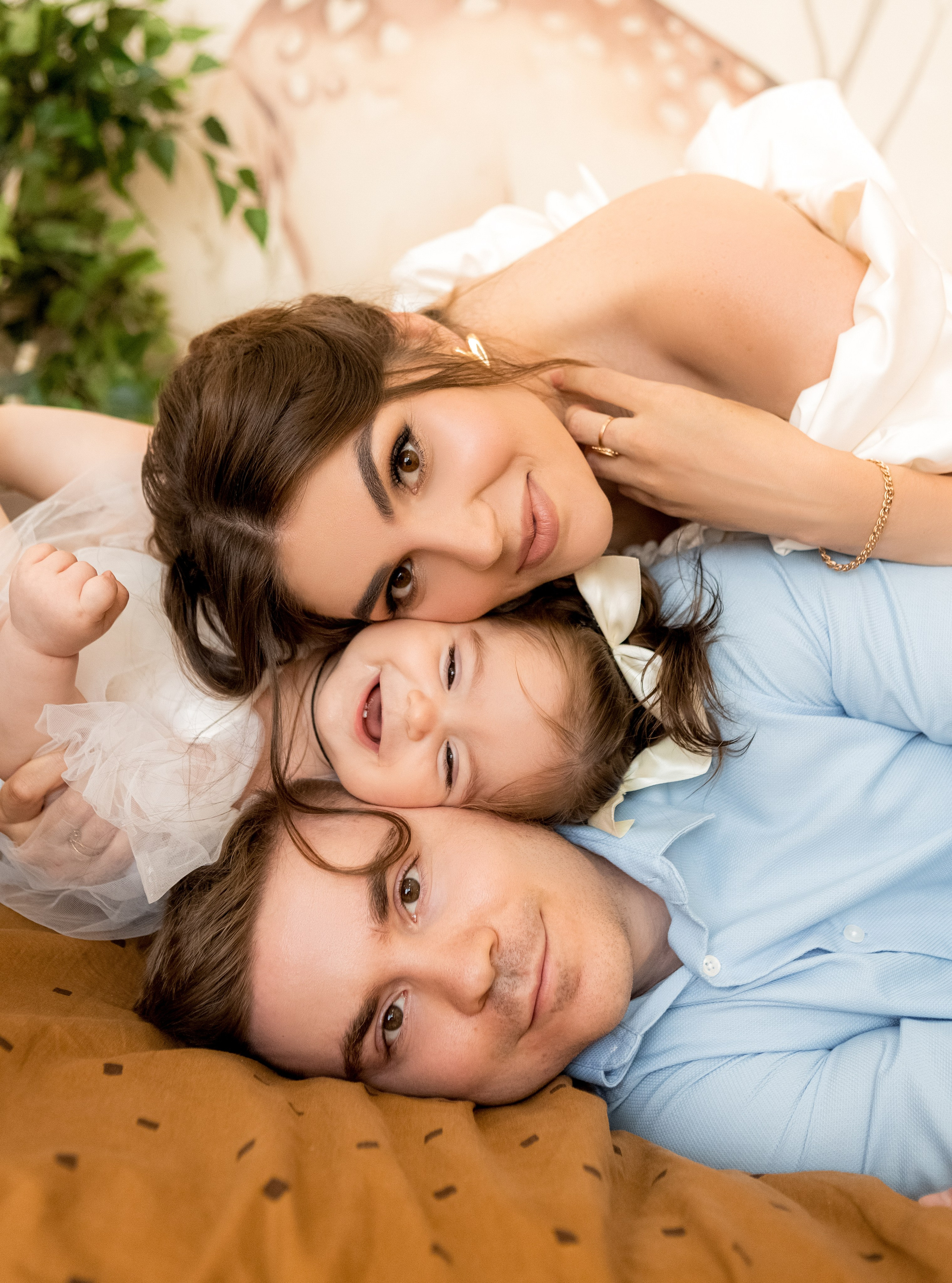 Семейная студийная съемка. Фотограф беременности и семейных историй в Москве Юлия Варт