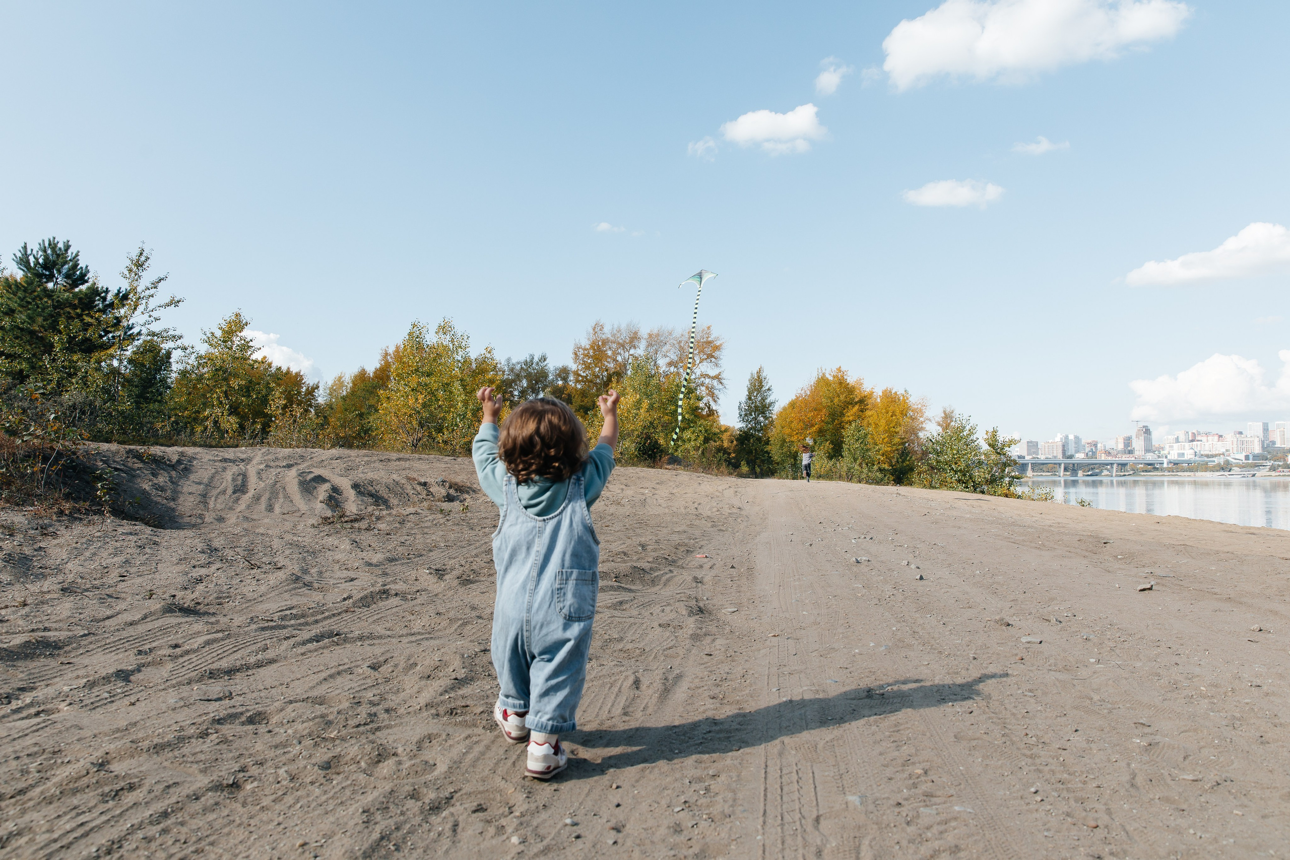 Выманивает из квартир природа нас на выходные. Осенний лес — особый мир. Ведут тропинки потайные…. Душевный фотограф Ваших самых ярких событий Марина Погребняк