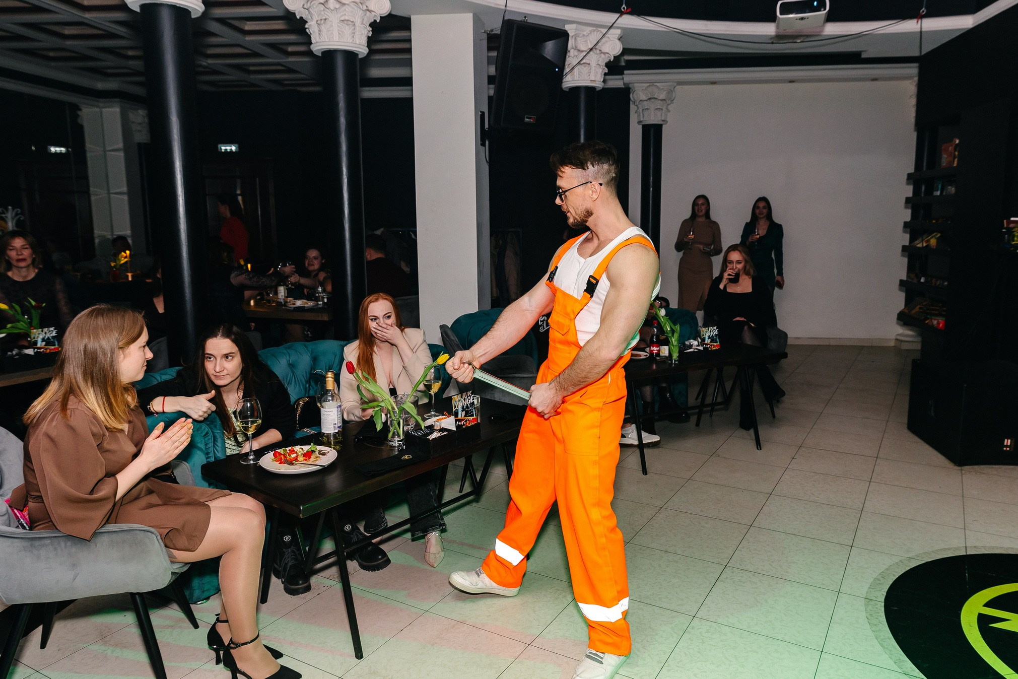 8 марта в лаунж-баре Major 2024. Свадебный, семейный и детский фотограф в Калининграде Елена Кравцова