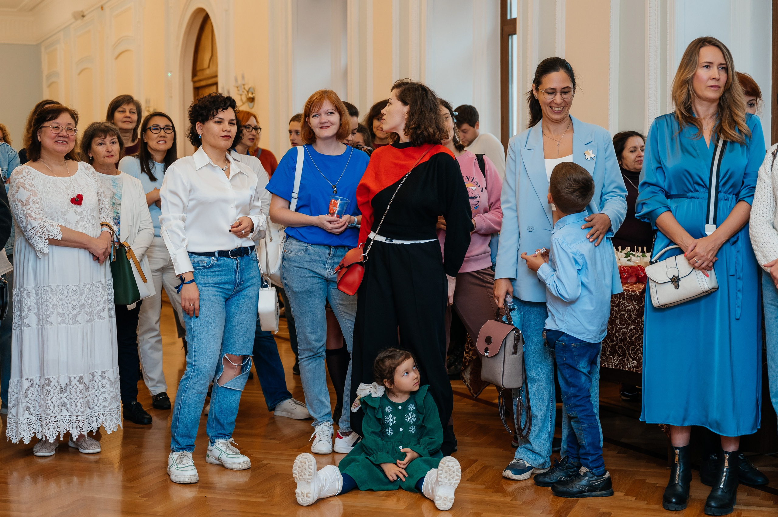 Открытие выставки Кати Васильевой в Молодежном театре. Wedding and family photographer USA