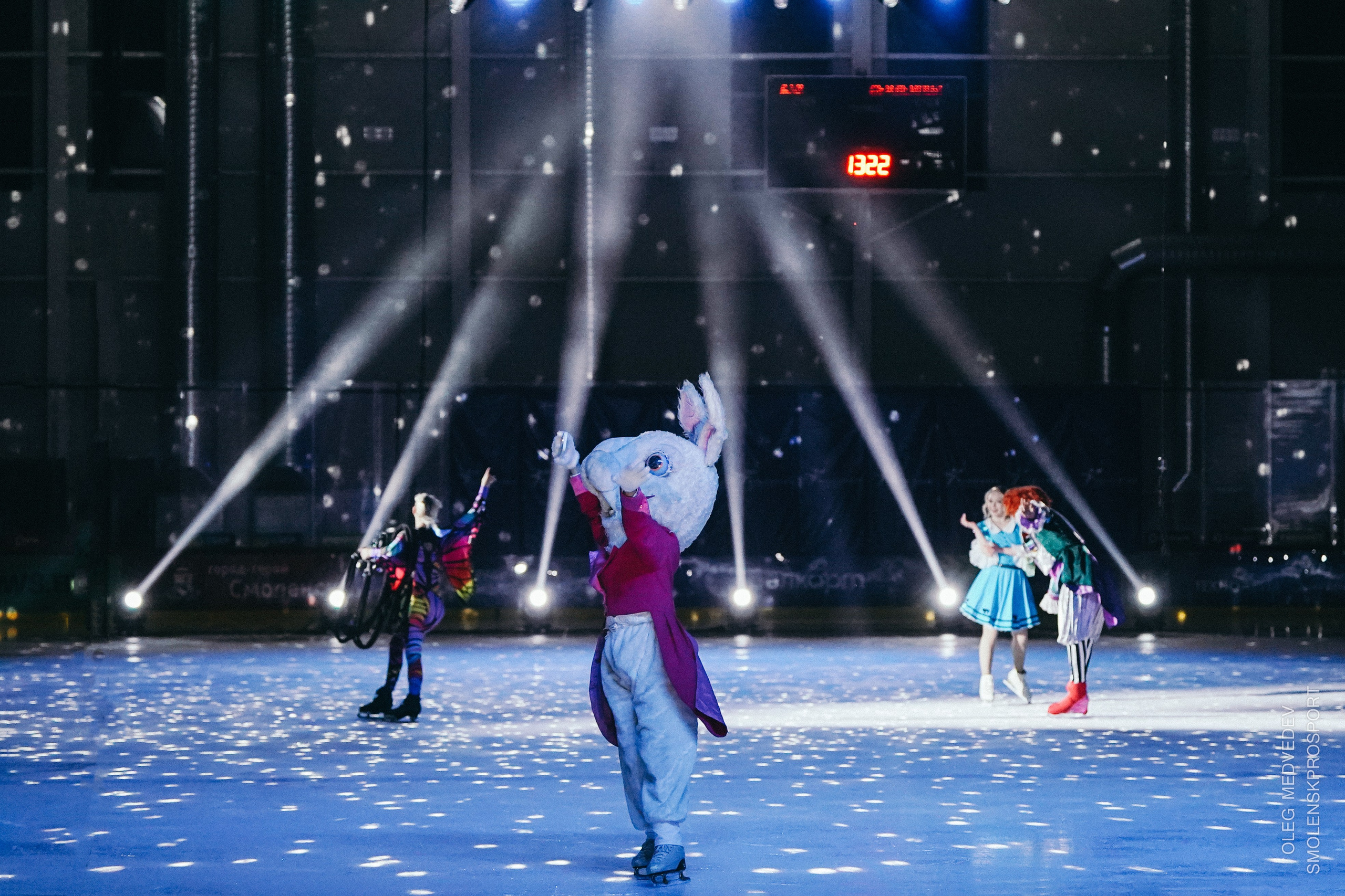 Алиса в стране чудес шоу на льду. Спортивный фотограф Олег Медведев | prosport67 | Смоленск