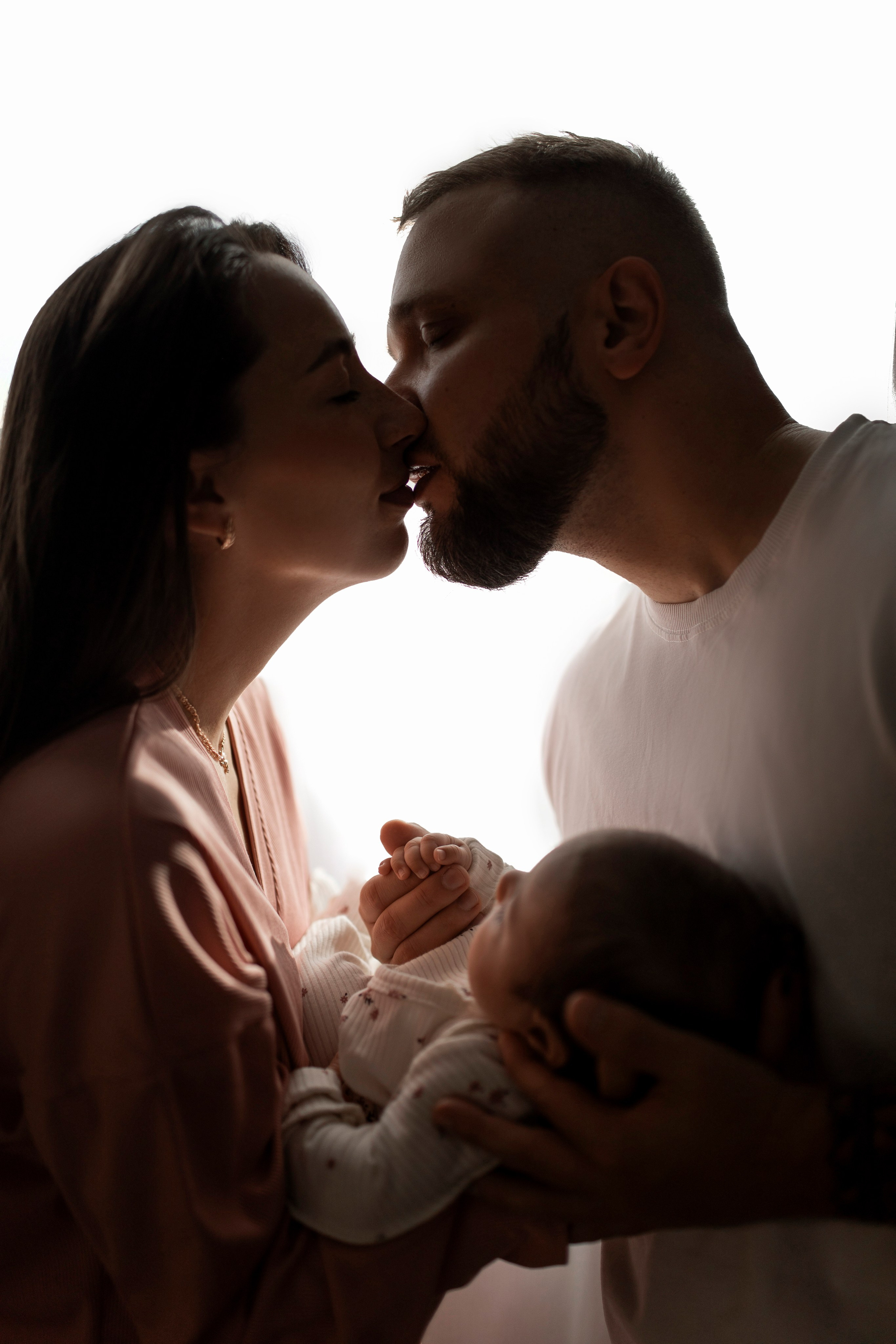 | ПЕРВЫЕ МГНОВЕНИЯ |