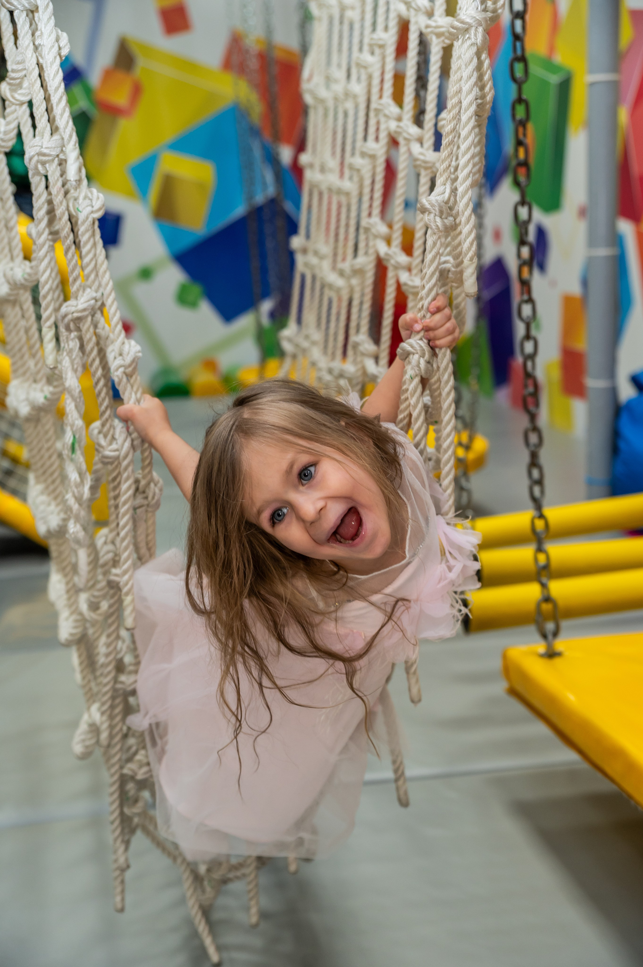 Игротека Ниндзя Кидс. Я Ольга Казанцева, фотографирую снимаю ваши киноистории и печатаю фото и цифровые портреты на холсте