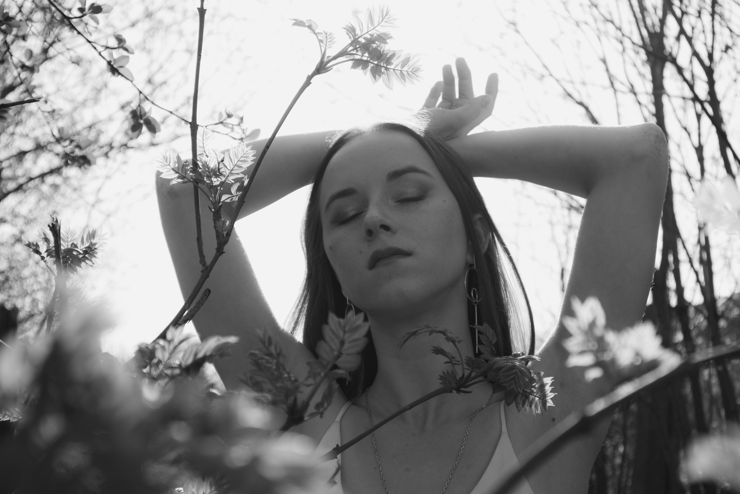 «Деревья шепчут, горы молчат». Уличный фотограф Города N