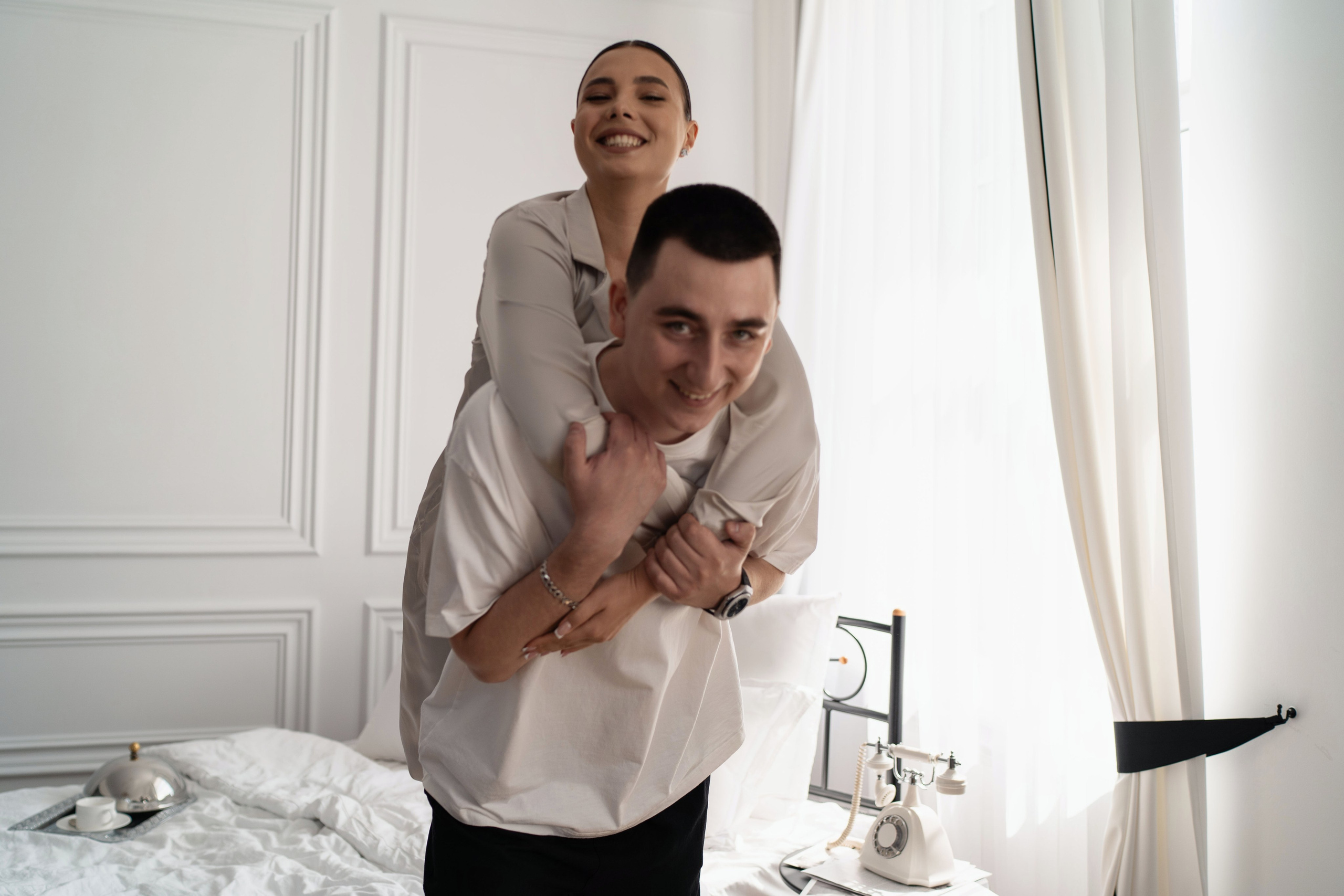 Свадебная фотосессия в интерьере, студия. Главная