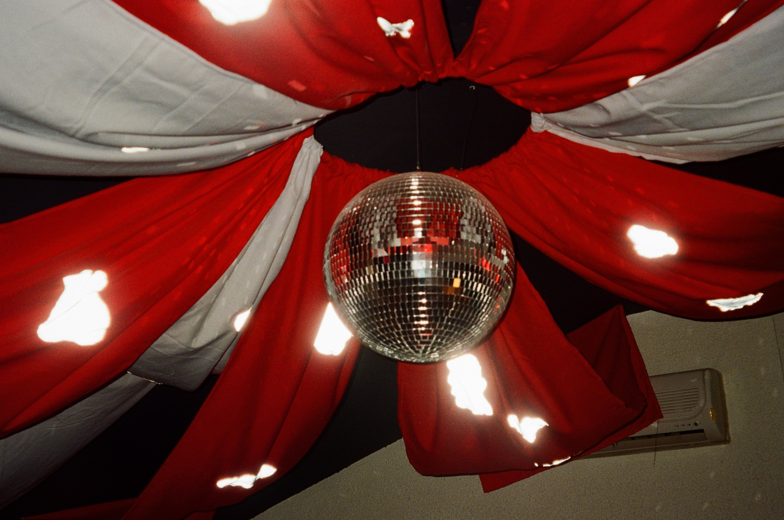 09.03.2025 // Sabscript и serebro.gallery. Фотовыставки serebro.gallery, в которых автором можешь стать ты! | Москва