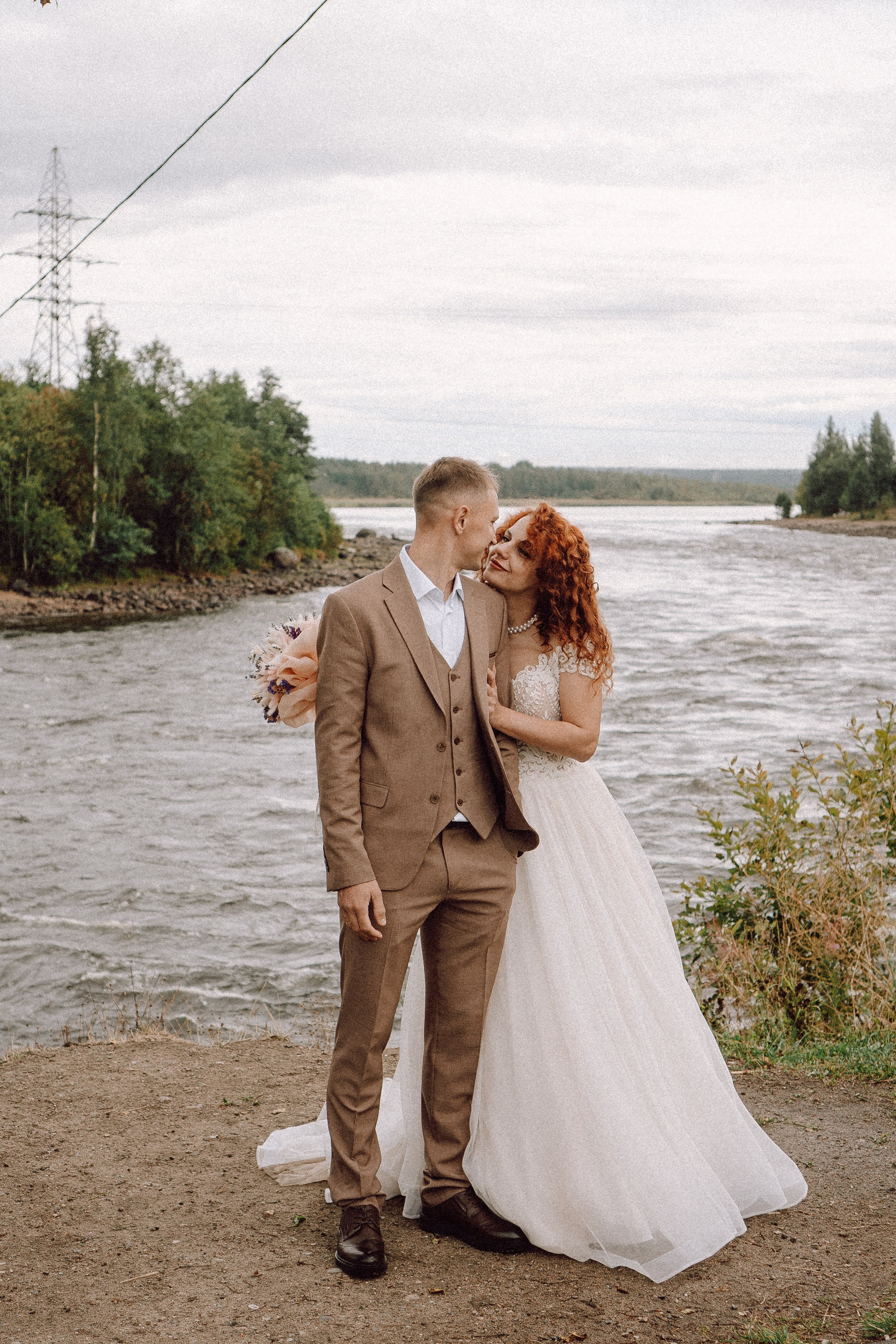 СВАДЕБНАЯ ФОТОСЕССИИЯ ПАРЫ В ГОРОДЕ ПРИОЗЕРСК В СОСНОВОМ ЛЕСУ И С ПИКАПОМ. Профессиональный фотограф, Санкт-Петербург — Виктория Богомолова