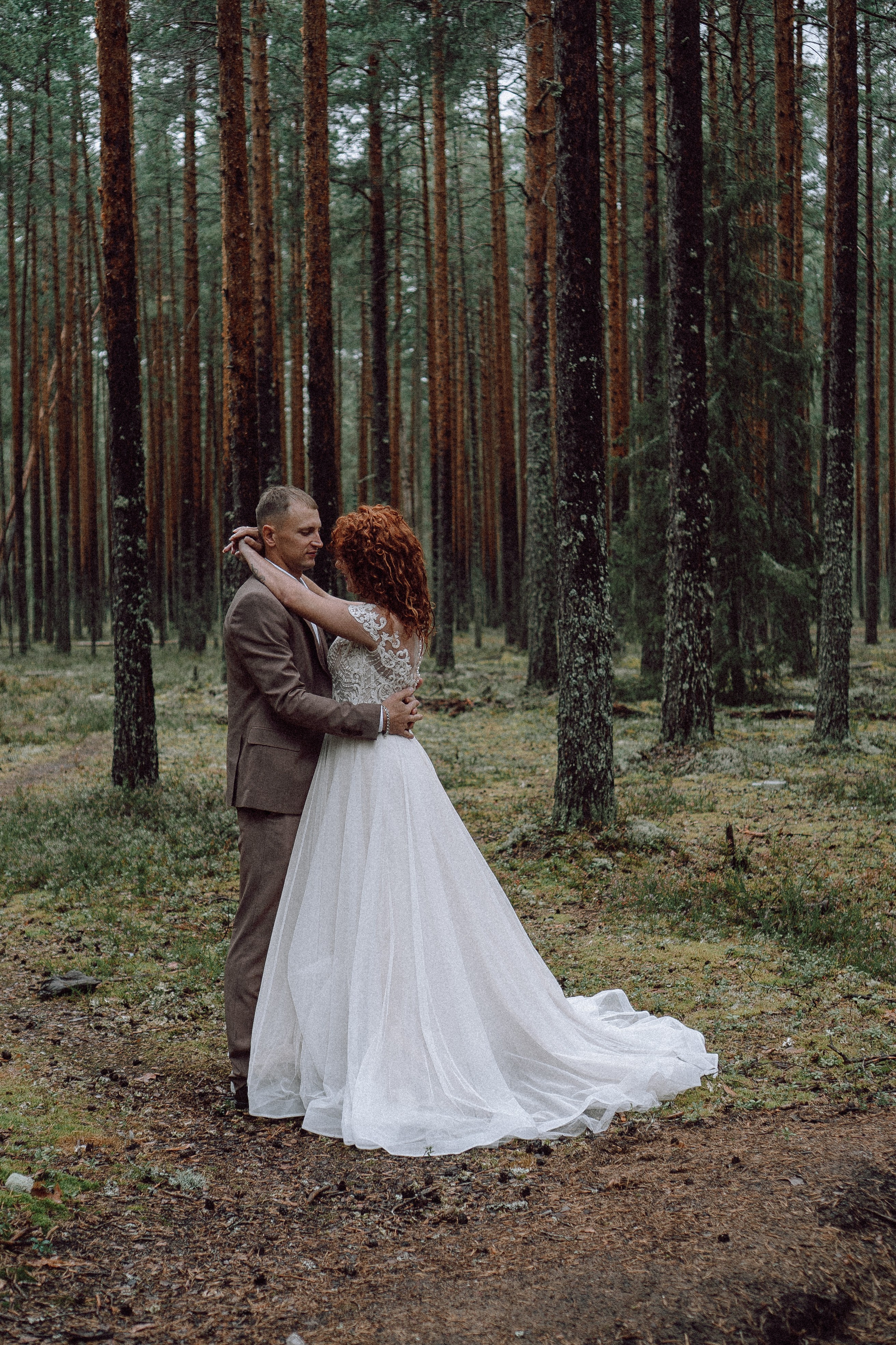 СВАДЕБНАЯ ФОТОСЕССИИЯ ПАРЫ В ГОРОДЕ ПРИОЗЕРСК В СОСНОВОМ ЛЕСУ И С ПИКАПОМ. Профессиональный фотограф, Санкт-Петербург — Виктория Богомолова