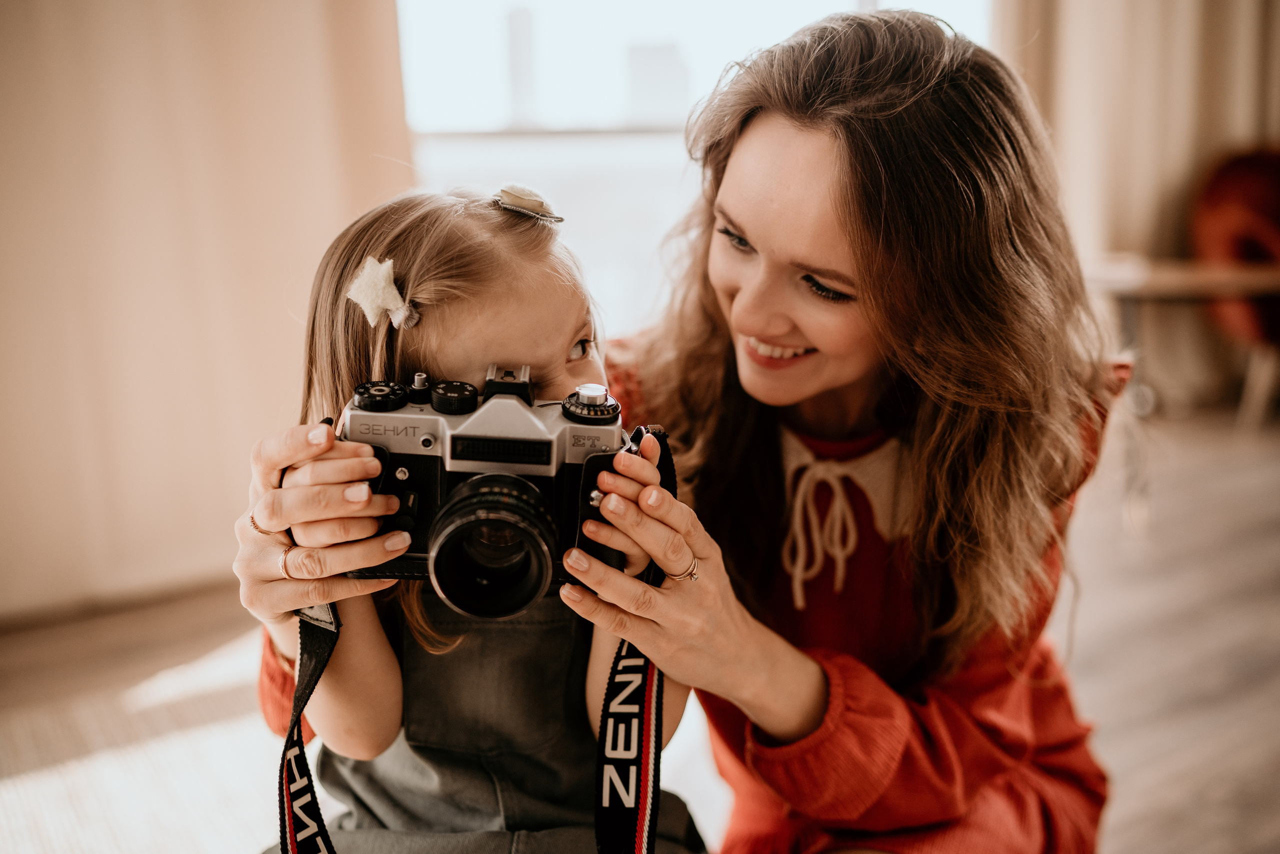 Даша и Лиля (в рамках фотопроекта 6 марта). Искренний фотограф