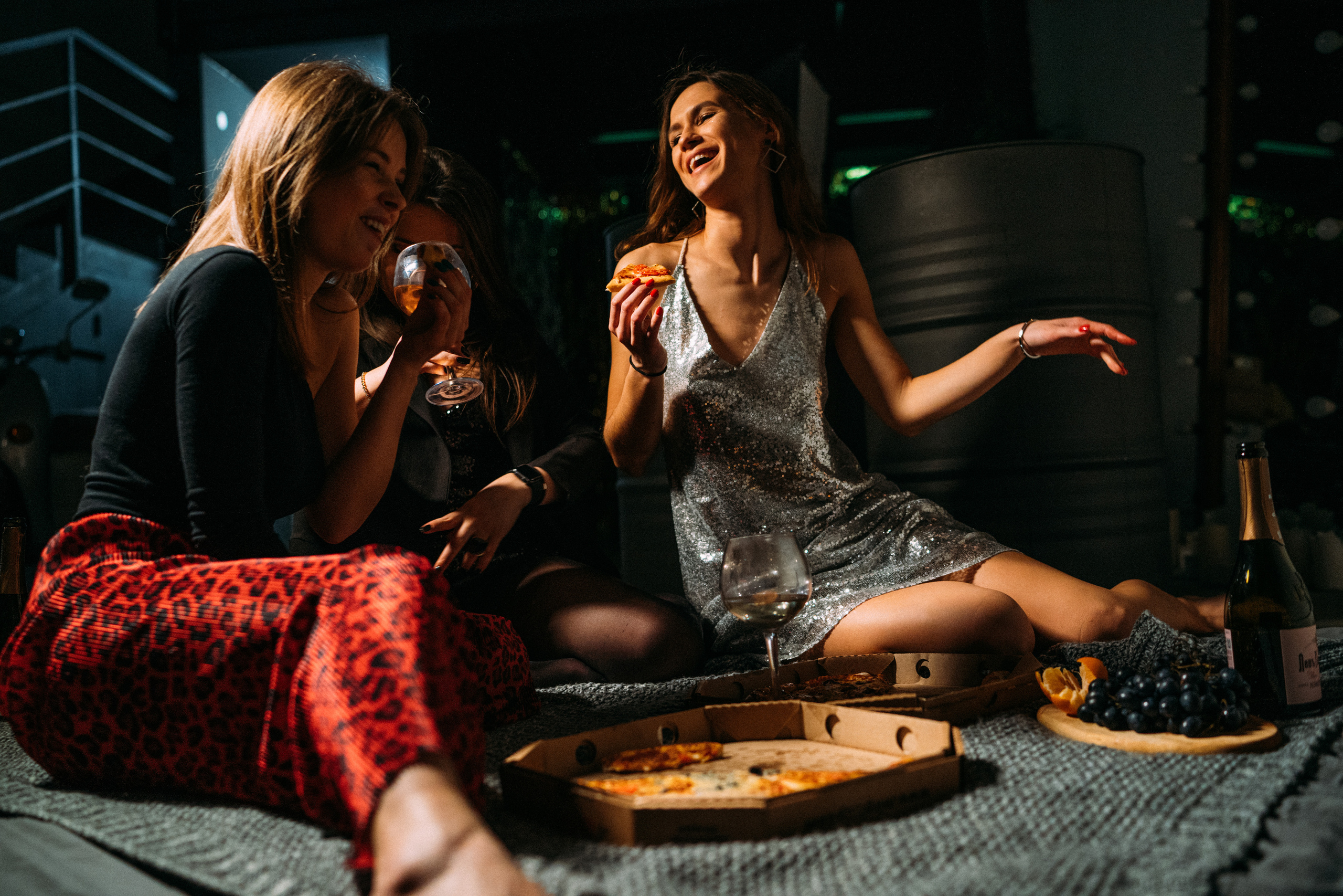 ДевиЧник в Garazh'e. Искренний фотограф