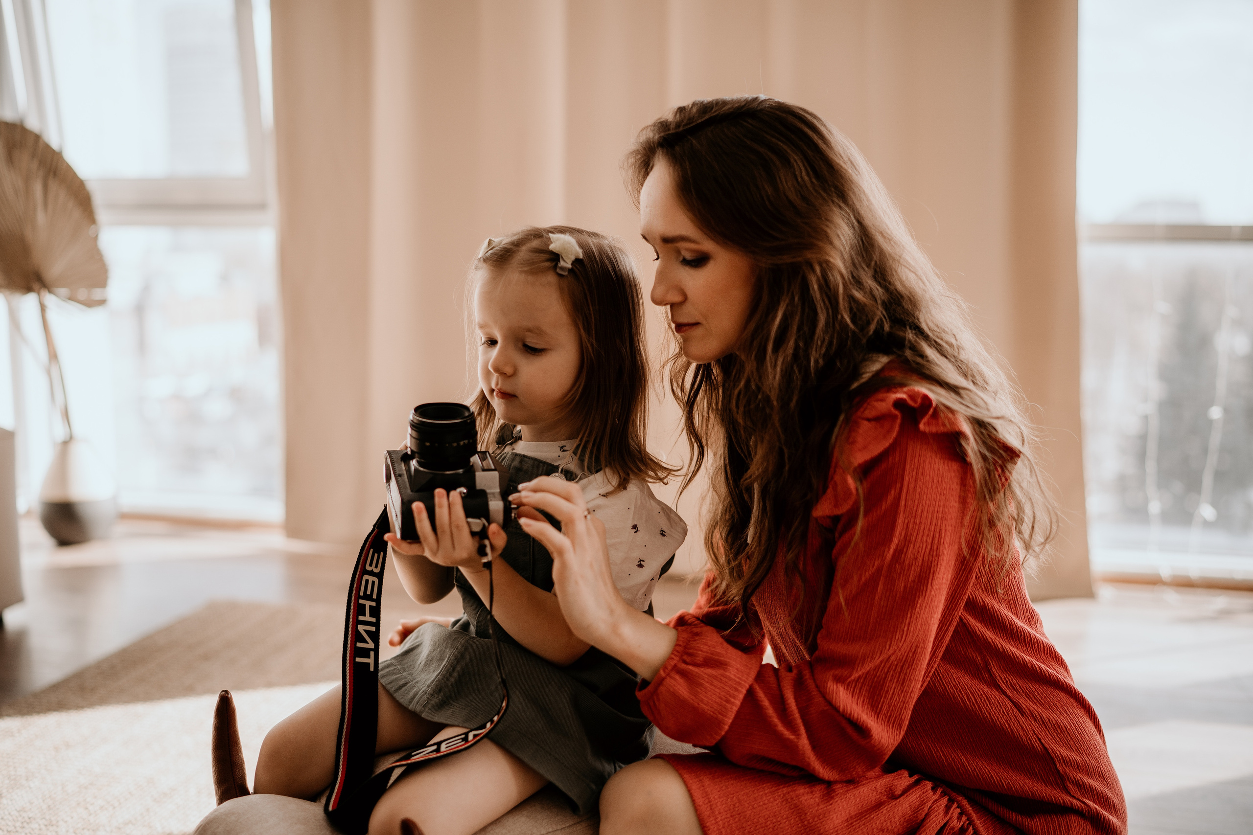 Даша и Лиля (в рамках фотопроекта 6 марта). Искренний фотограф