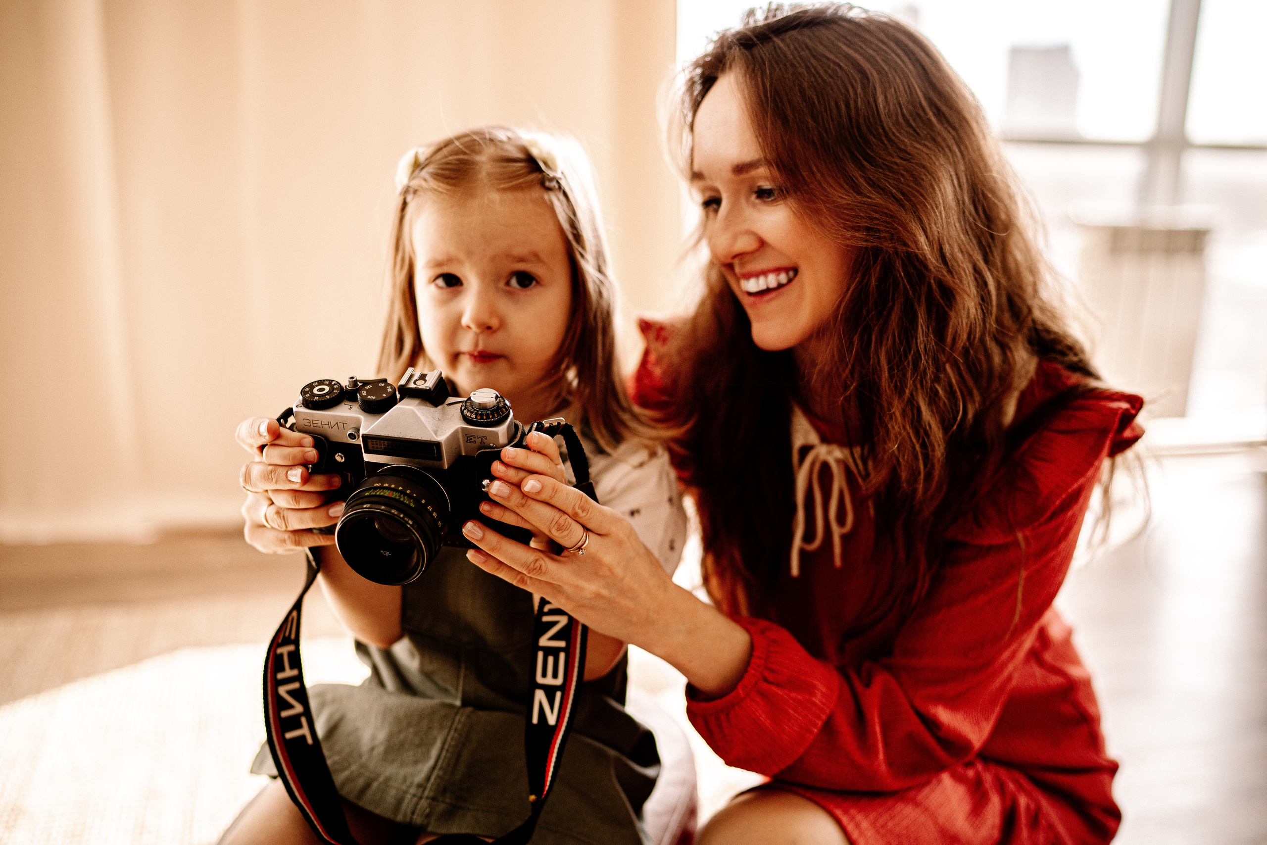 Даша и Лиля (в рамках фотопроекта 6 марта). Искренний фотограф