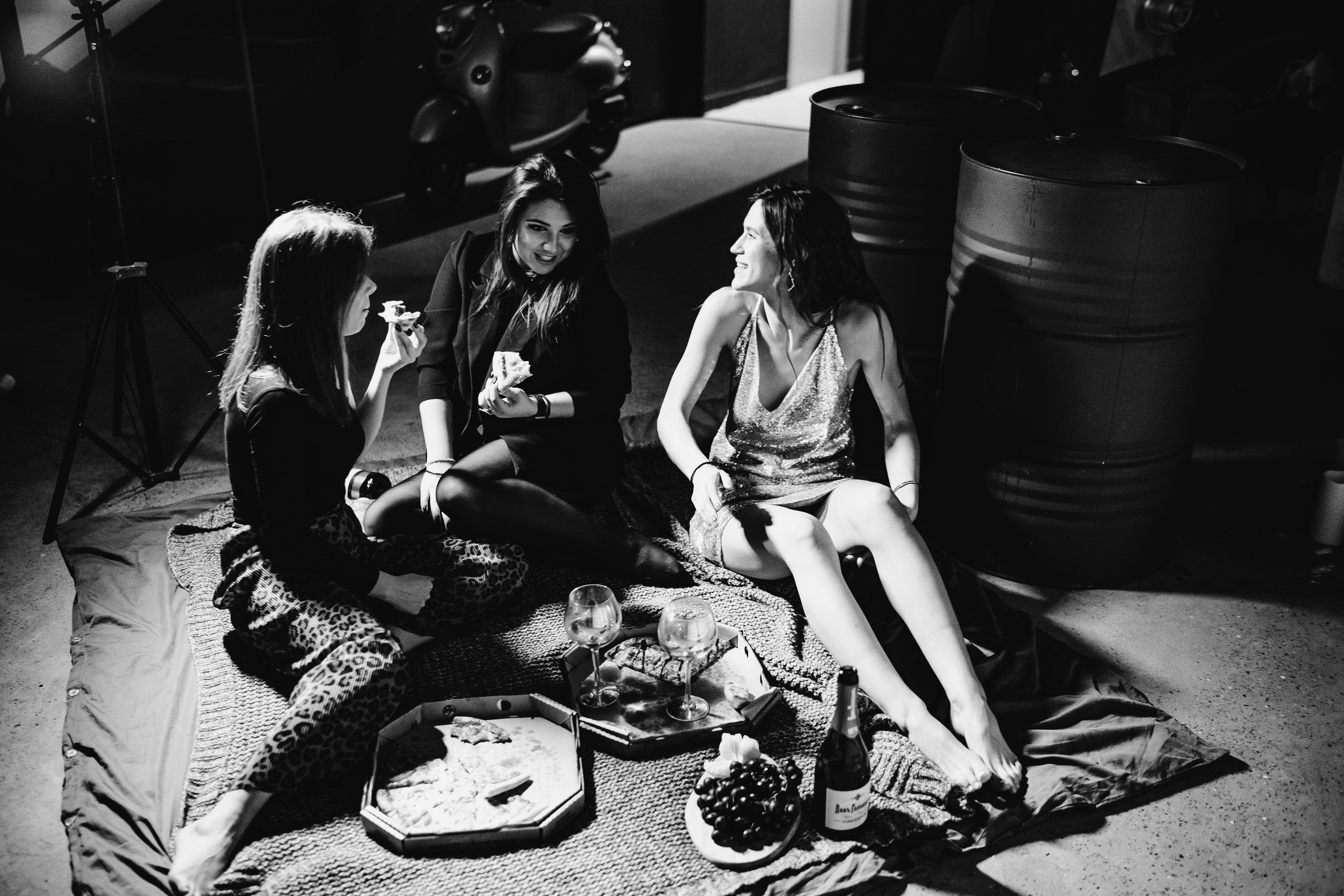 ДевиЧник в Garazh'e. Искренний фотограф