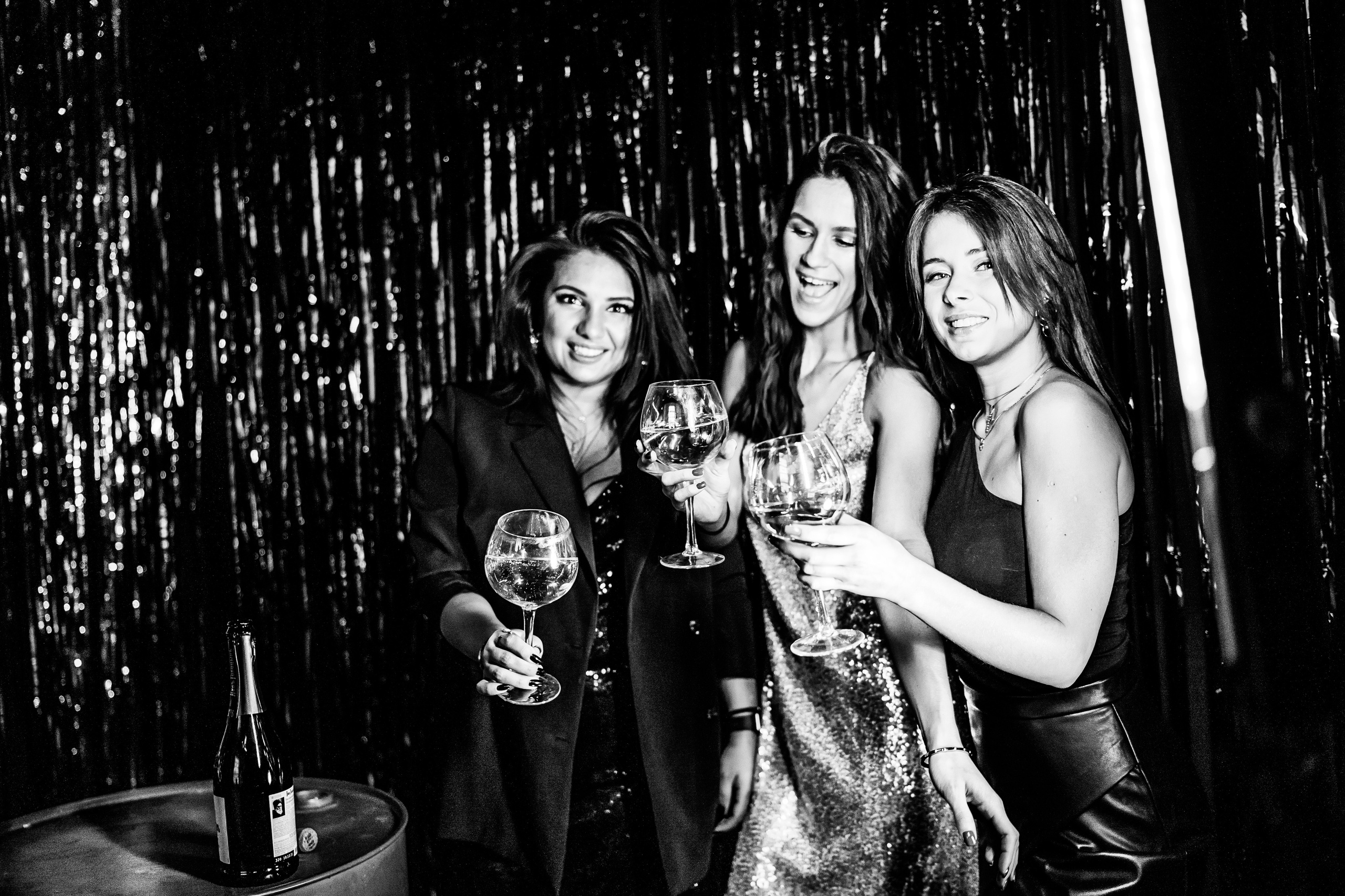 ДевиЧник в Garazh'e. Искренний фотограф