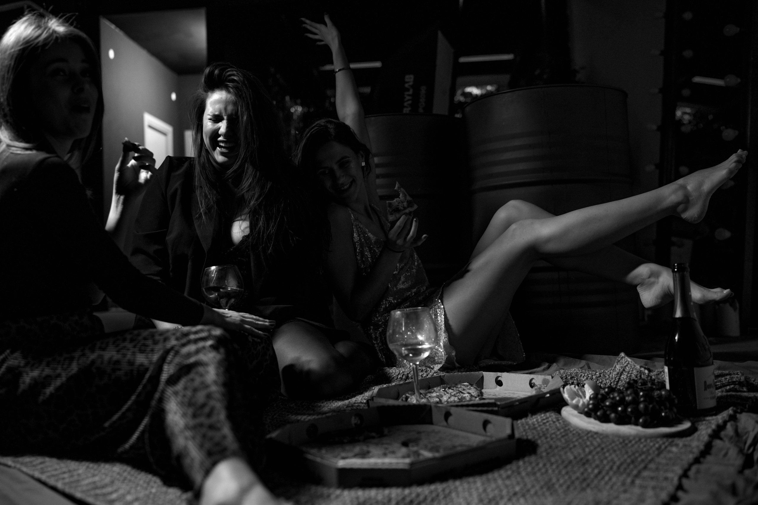 ДевиЧник в Garazh'e. Искренний фотограф