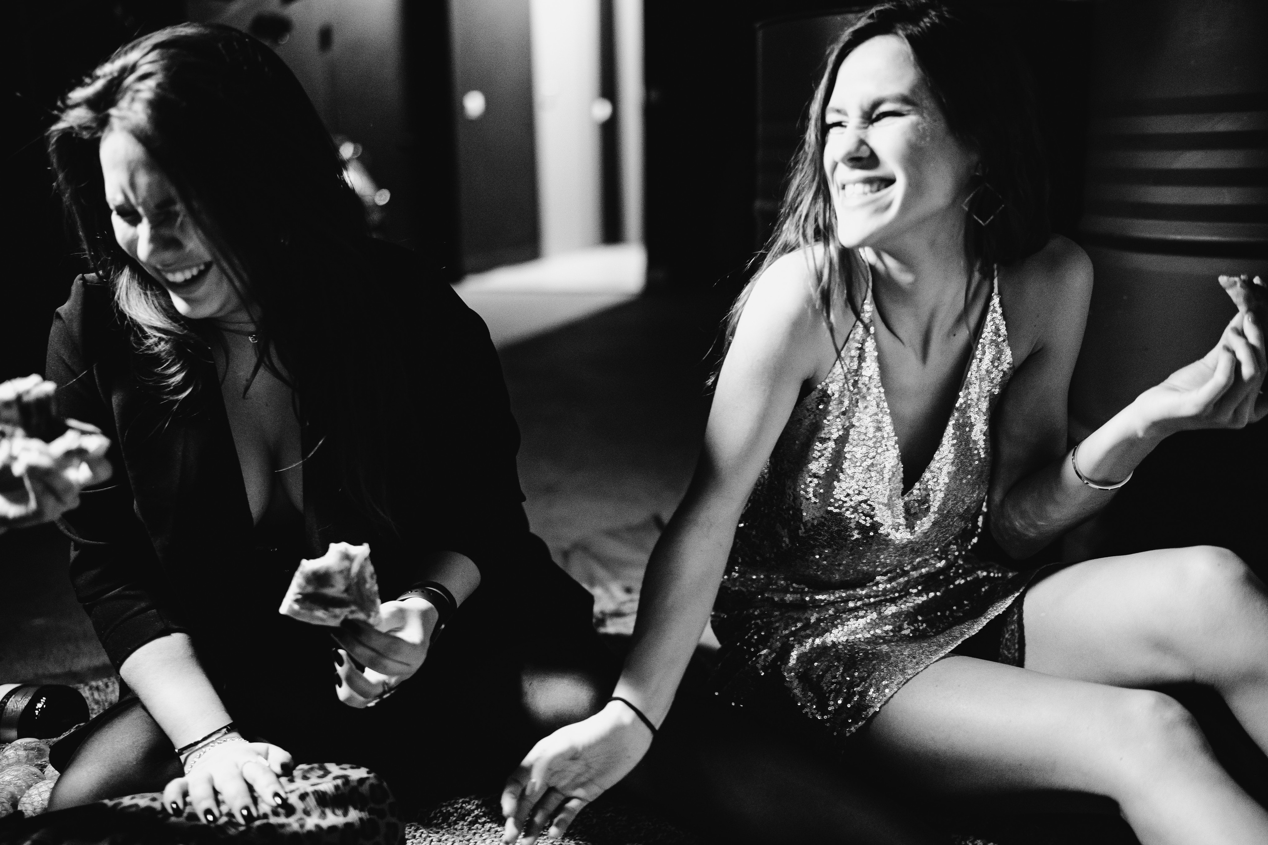 ДевиЧник в Garazh'e. Искренний фотограф