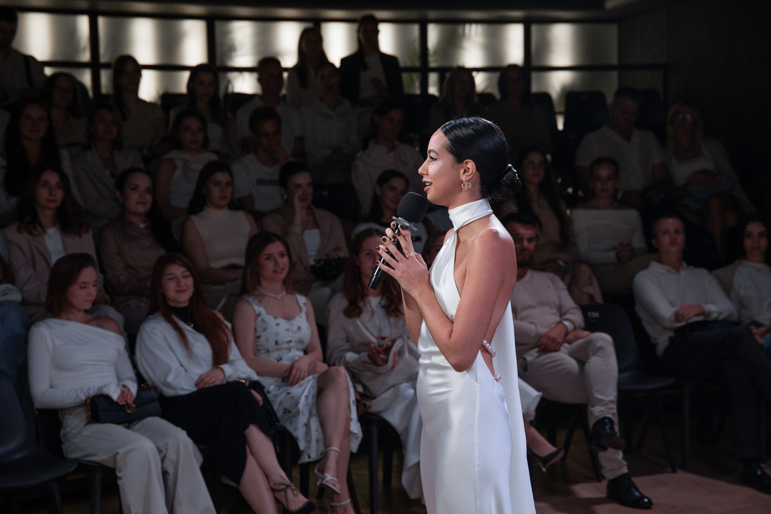 Полина Маришова | Оффлайн Тренинг по речи и голосу. Фотограф брендов и бизнеса в Москве Алексей Сентюрин