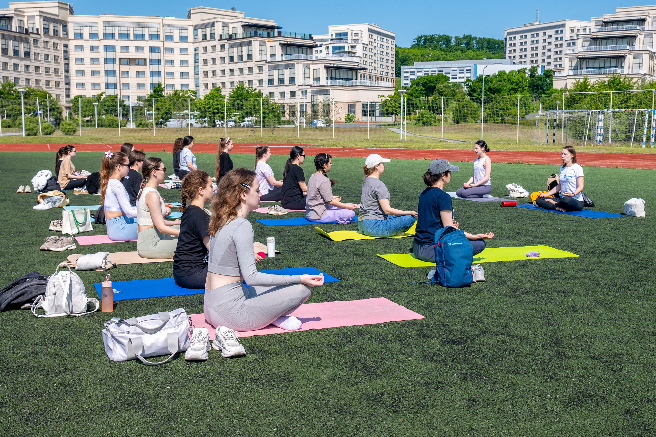 Коуч-Йога на свежем воздухе. Репортажный и портретный фотограф во Владивостоке Денис Седов