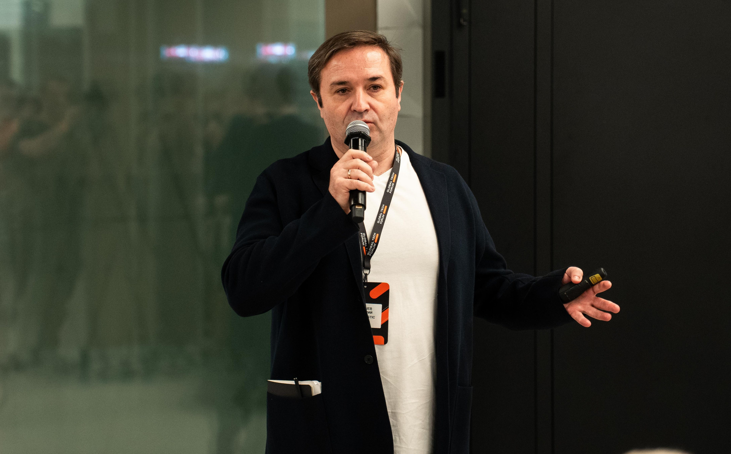 Global Tech Forum 27.03.2026. Коммерческий и художественный фотограф и видеограф в Москве Арсений Тургенев