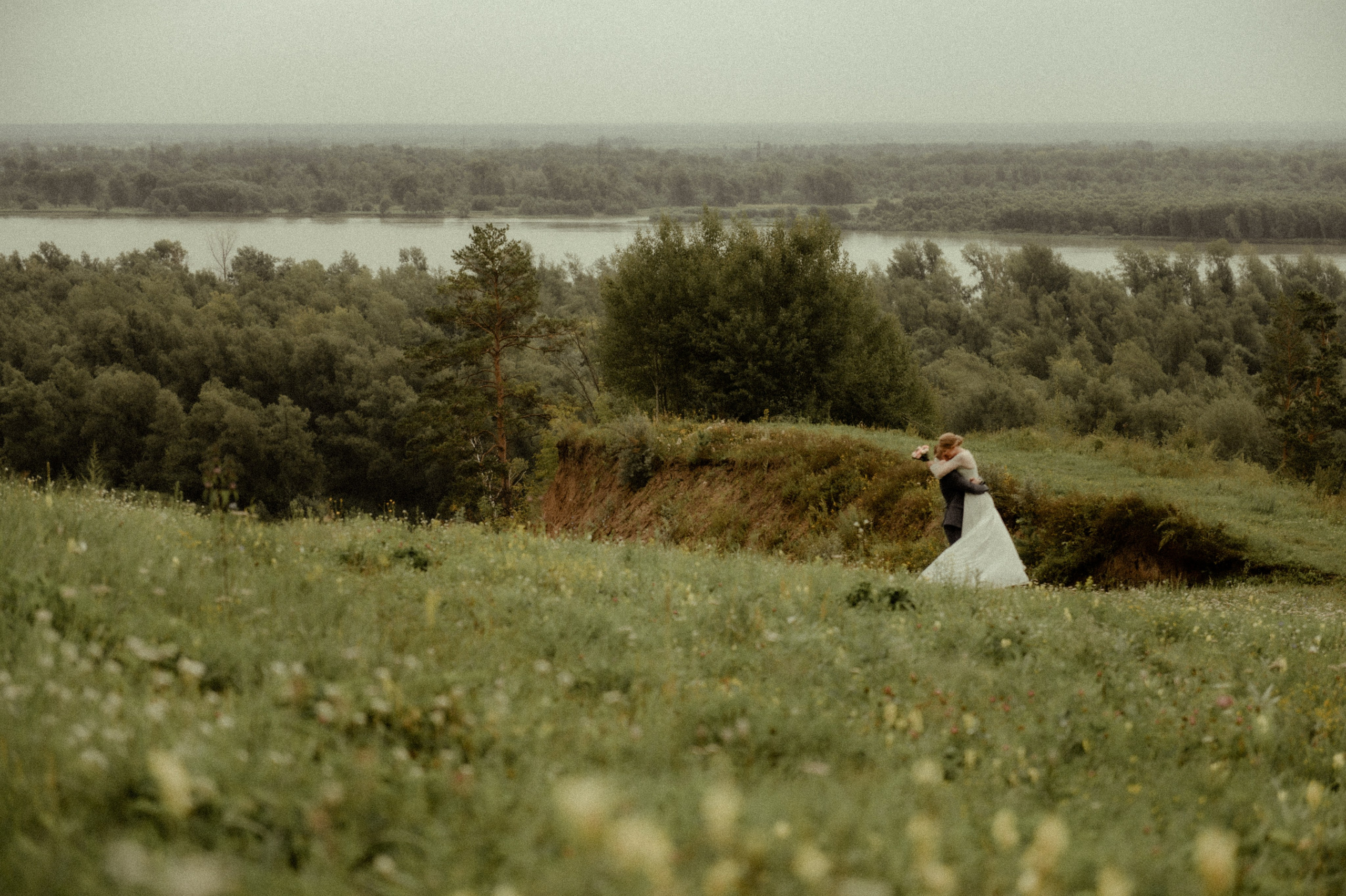 Свадебные фотографии. Фотограф в Барнауле Дарья Бутурлакина. Люби.Цени.Касайся