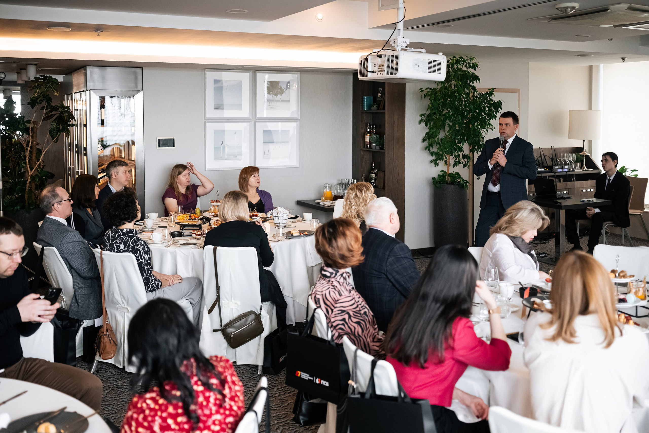 Бизнес-завтрак А7 в ресторане 10Ten