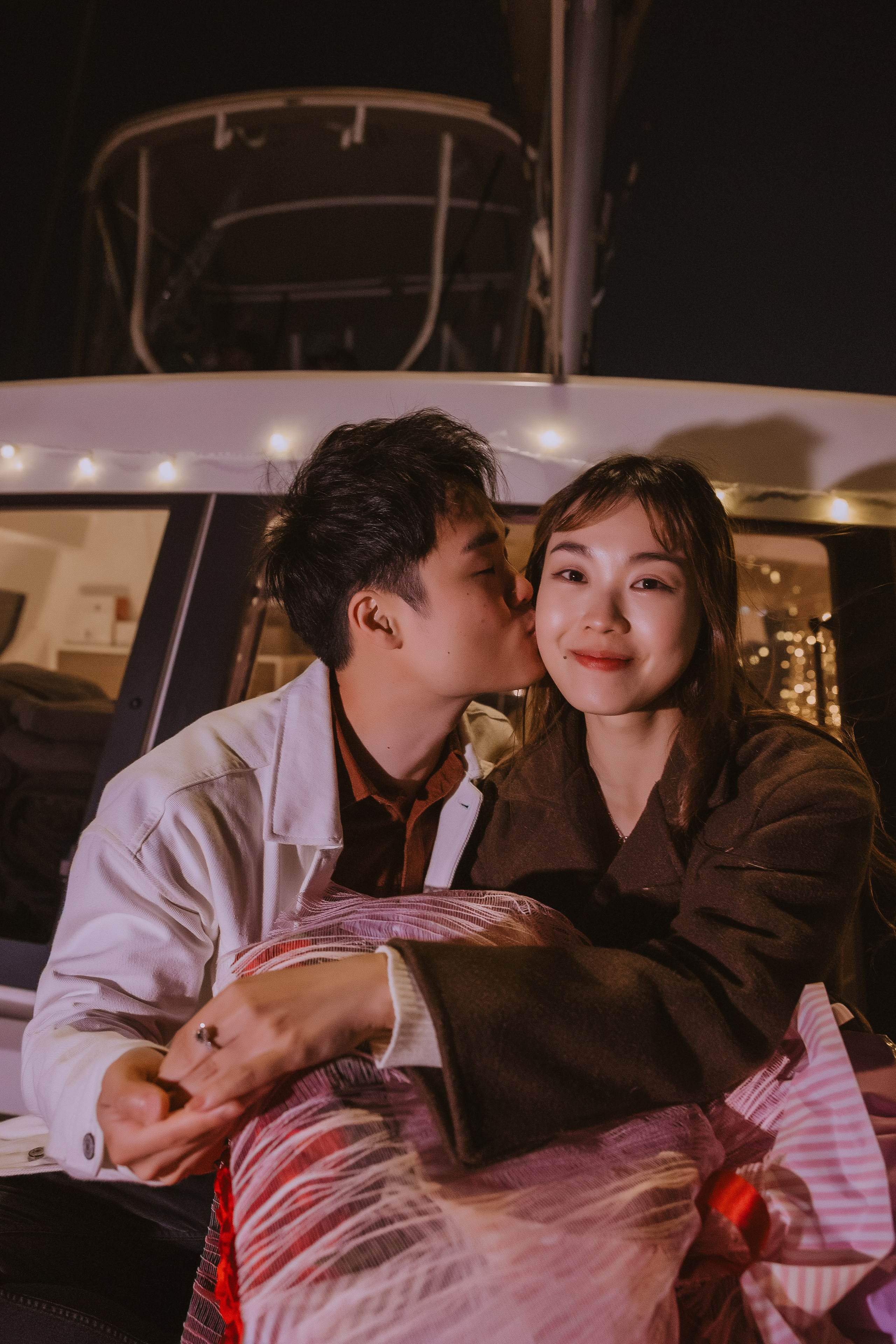 Предложение руки и сердца на яхте во время вечерней прогулке в Пусане. ВАШ ФОТОГРАФ В ПУСАНЕ (Южная Корея) Александра Ануфрий