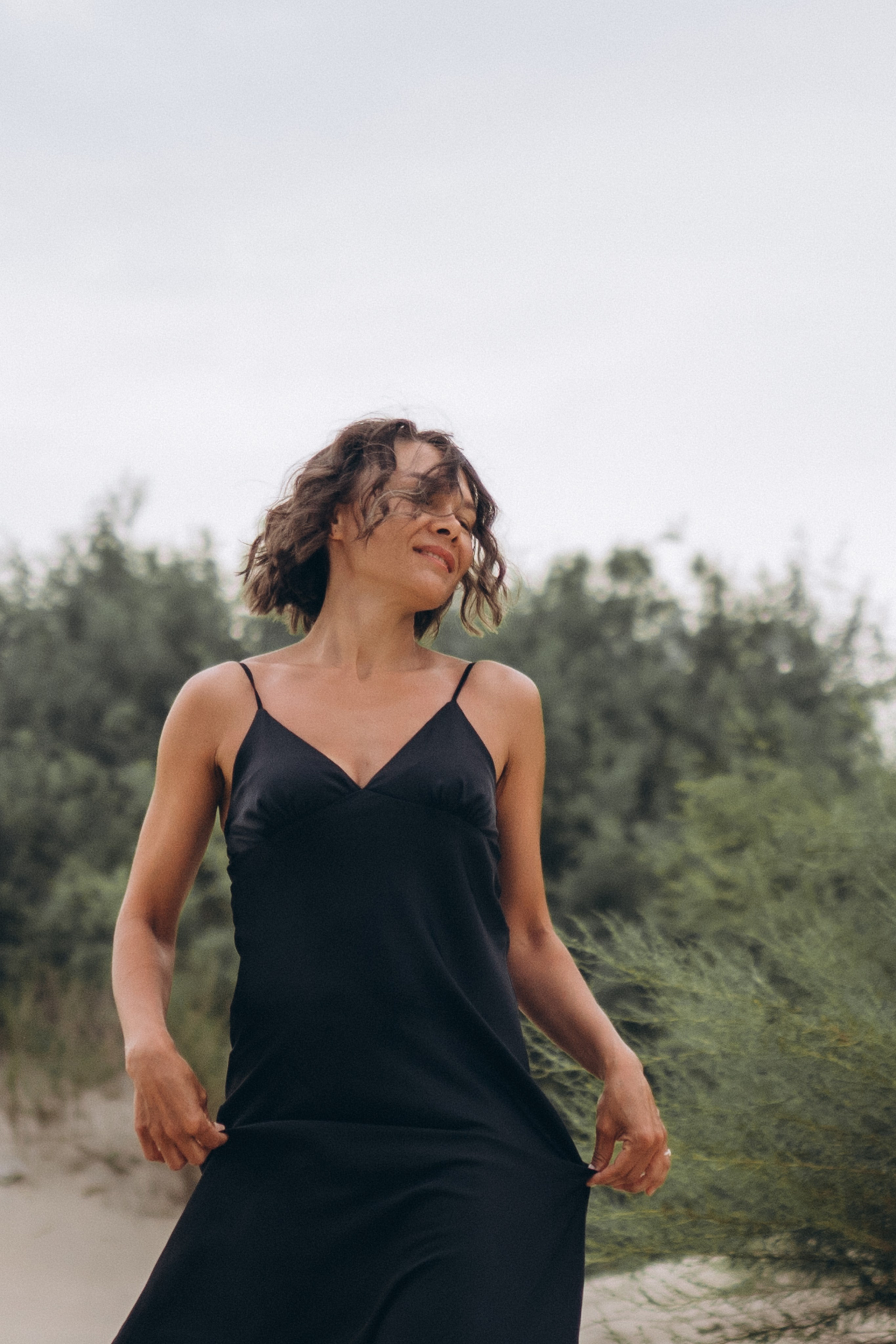 Фотограф в Новороссийске снял, как семья запускает воздушного змея на ветру, фотограф Новороссийск  