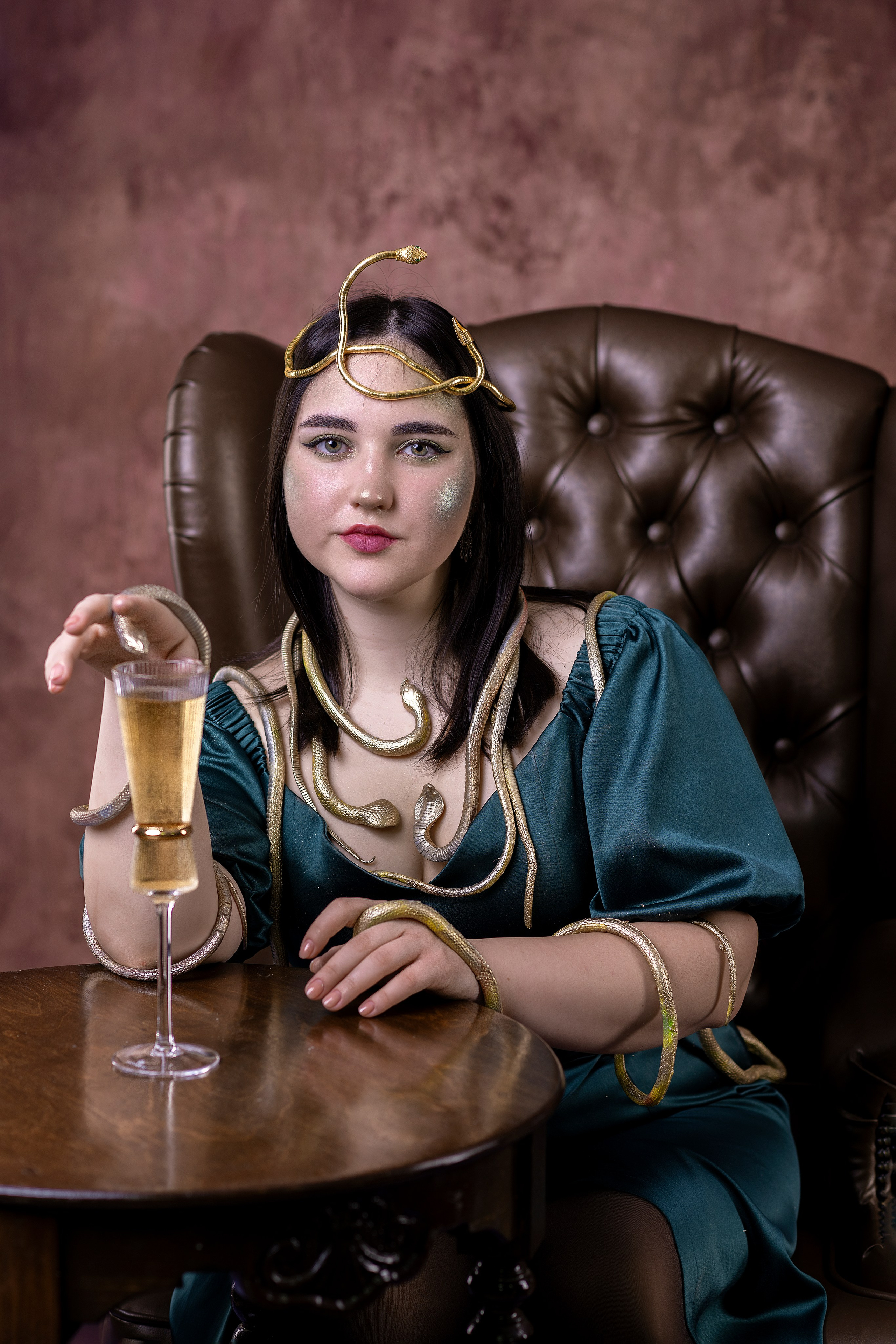 Повелительница змей. Главная